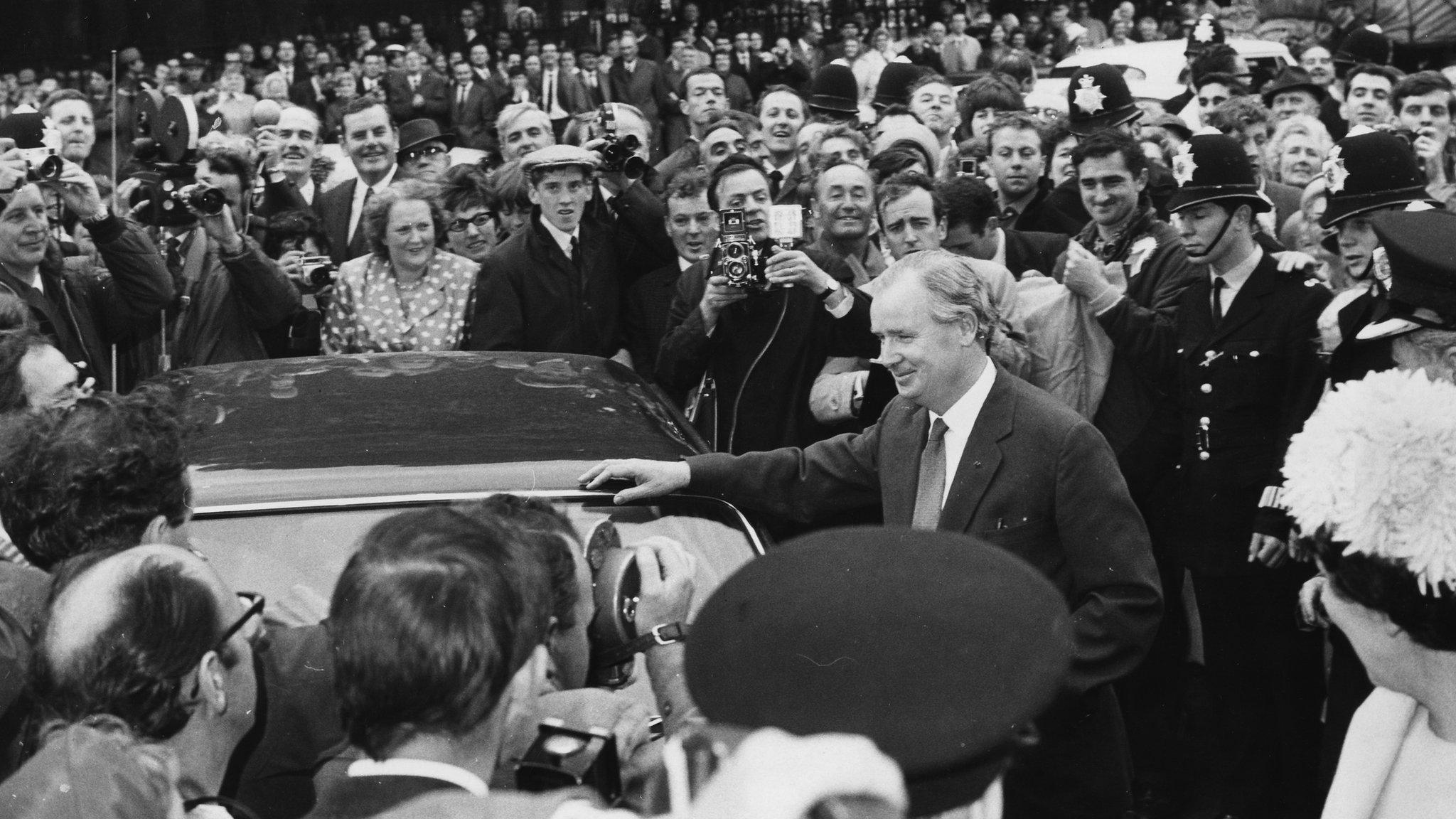 Gwynfor Evans arriving in the Commons