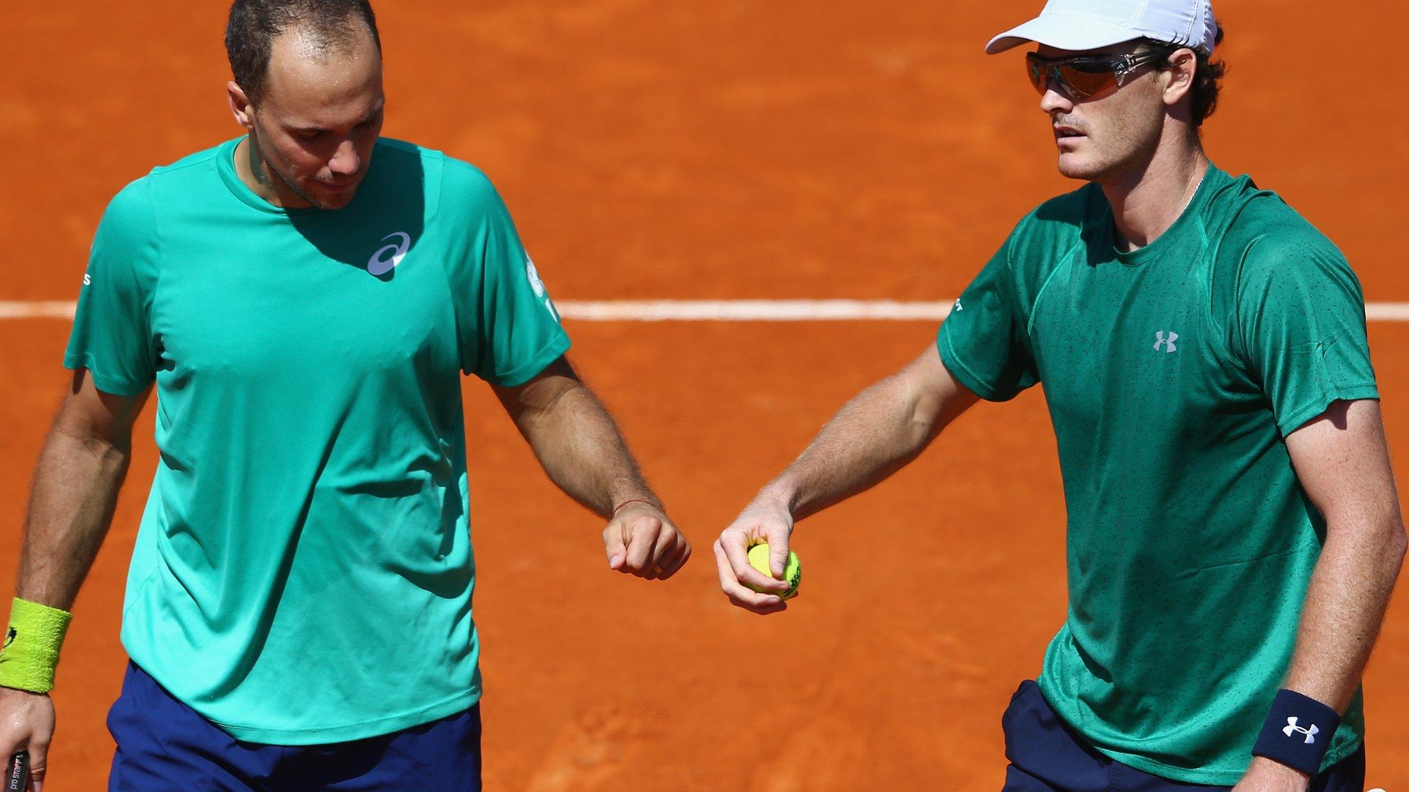 Bruno Soares (left) with Jamie Murray