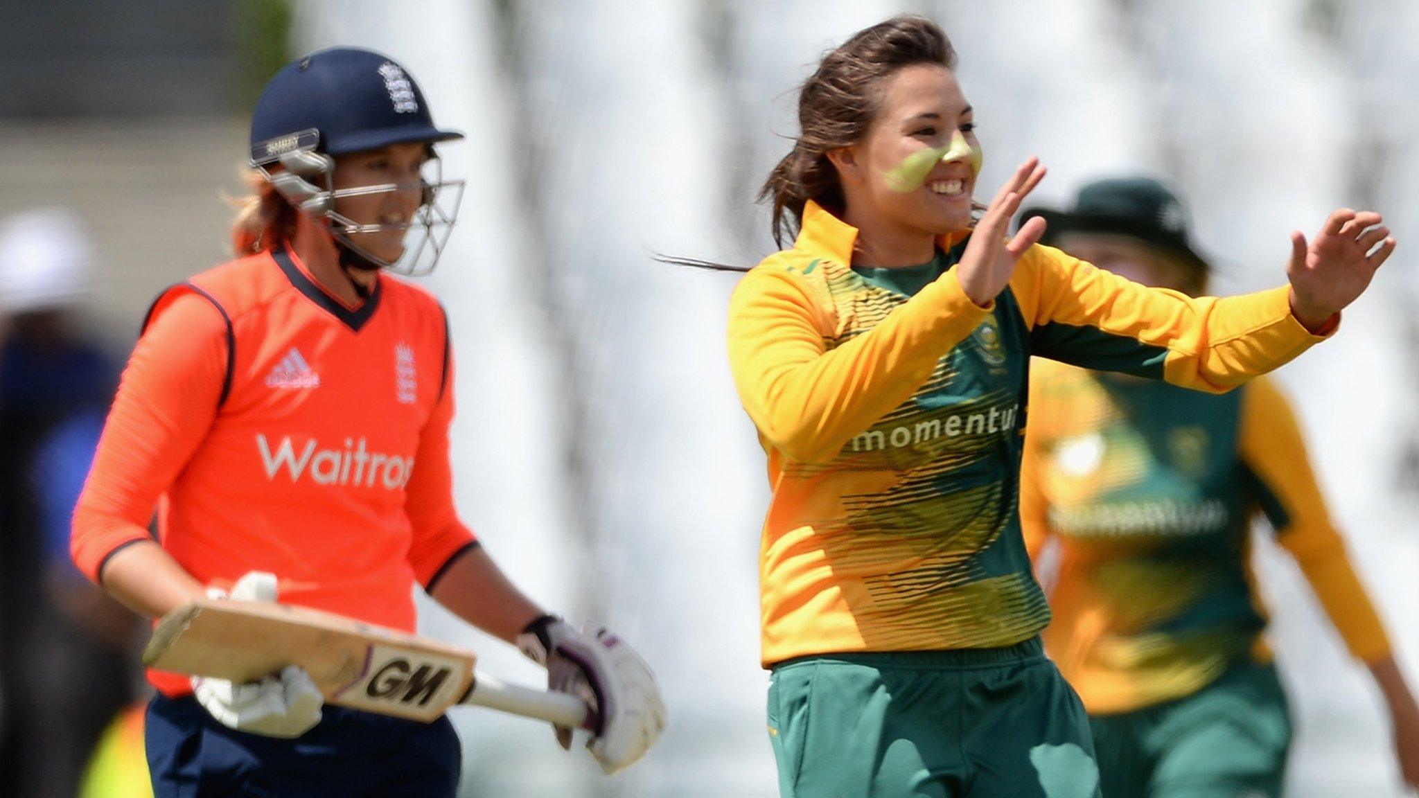 Sune Luus and England's Sarah Taylor