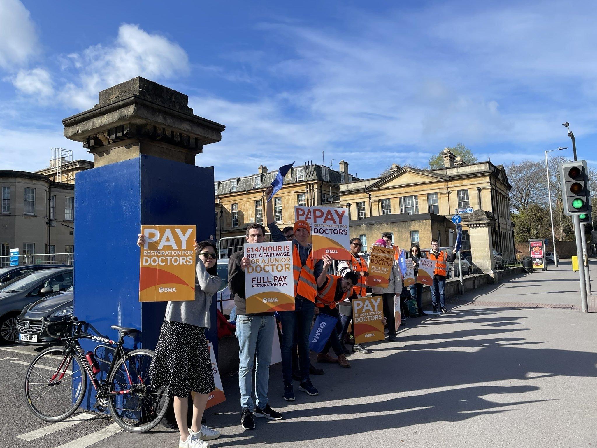 Junior doctors on strike in Reading