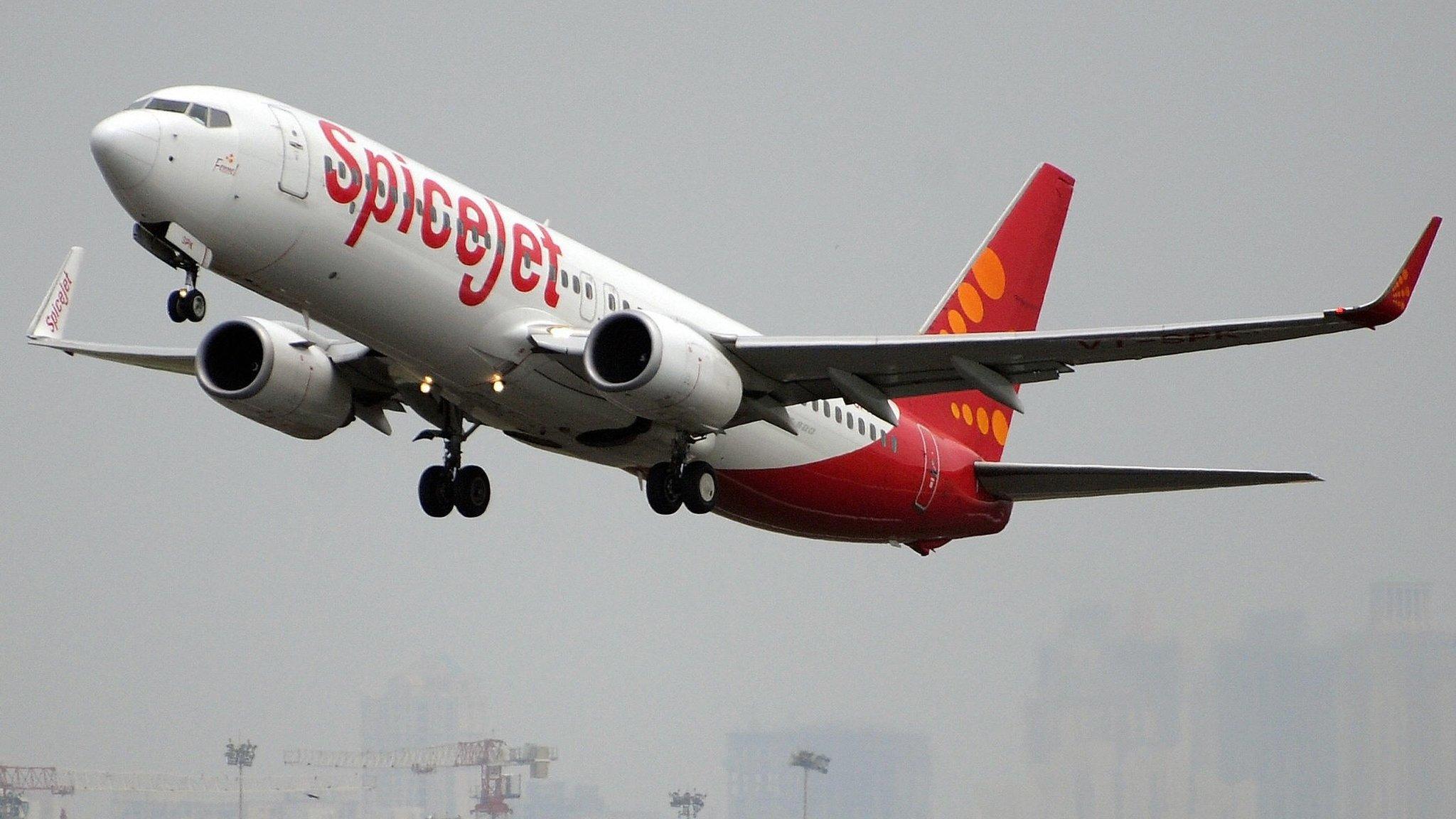 SpiceJet plane