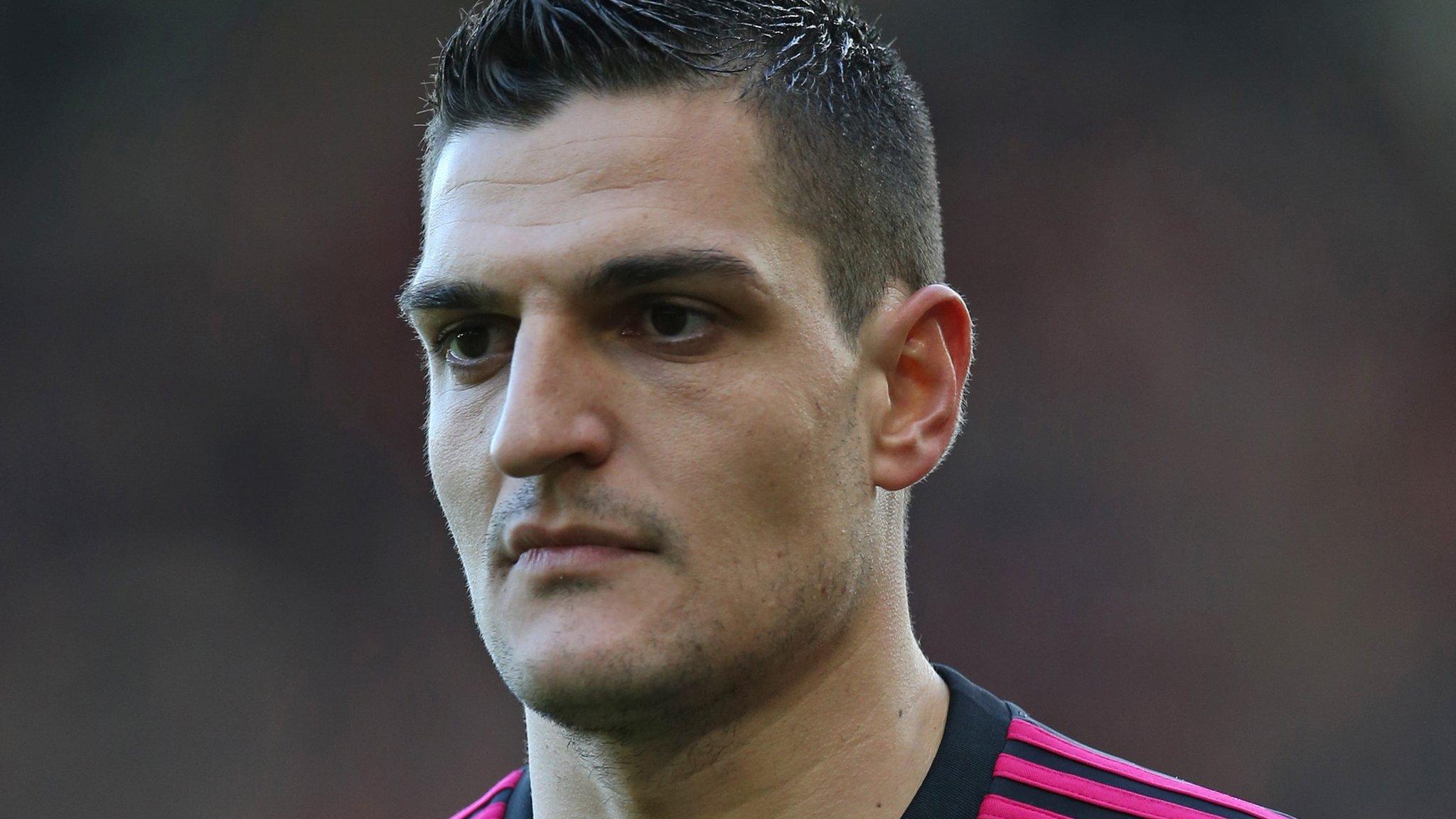 Sunderland goalkeeper Vito Mannone