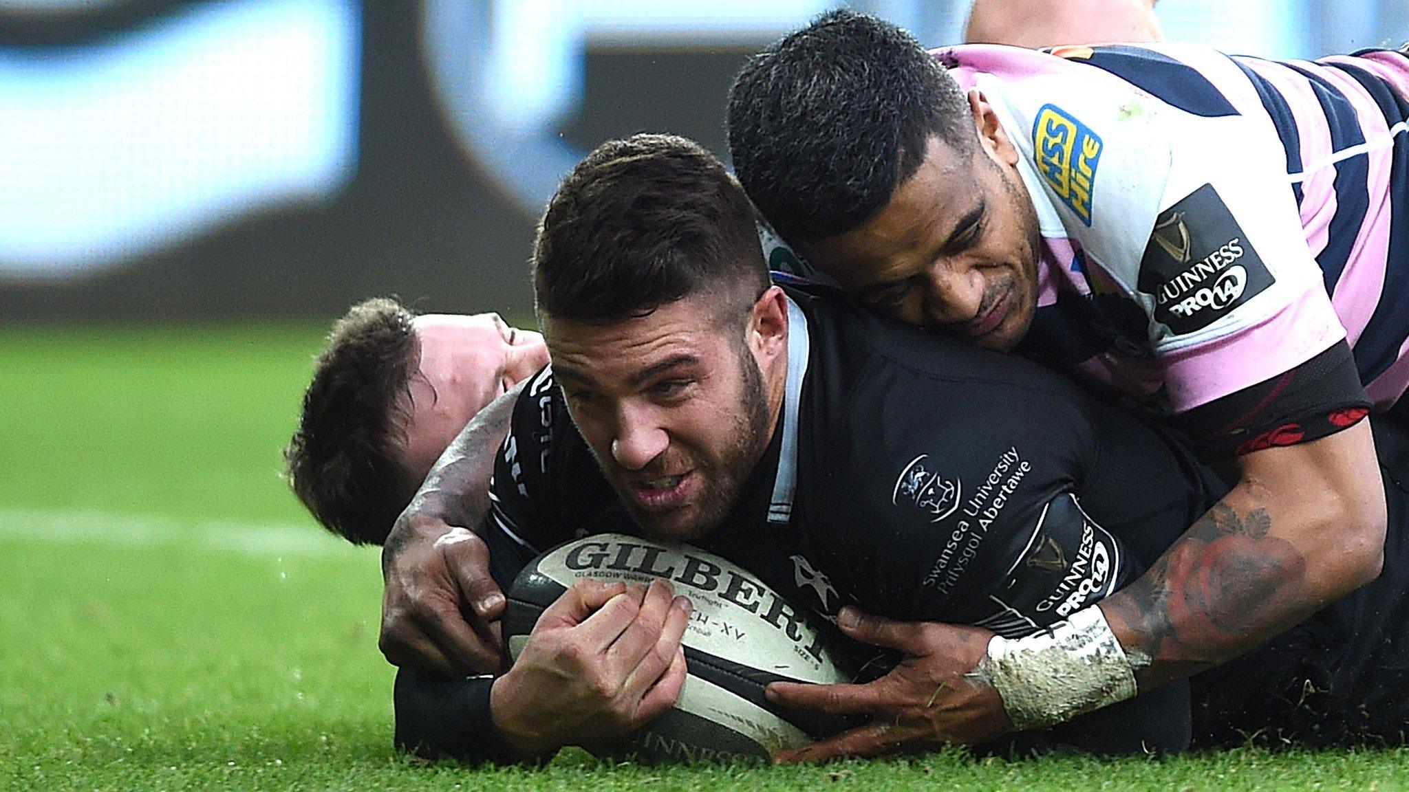 Rhys Webb scores Ospreys' second try