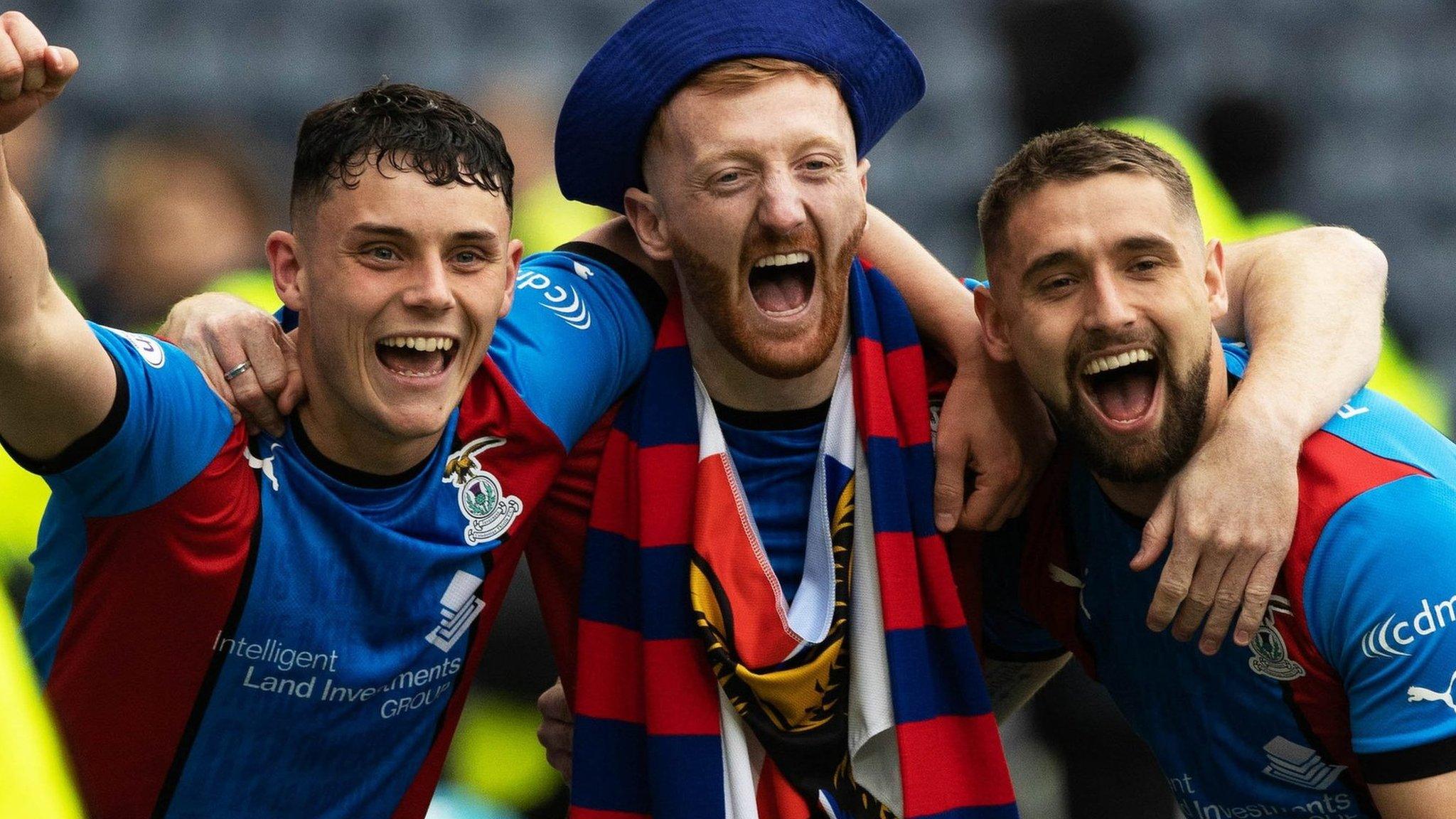 Inverness celebrate at Hampden