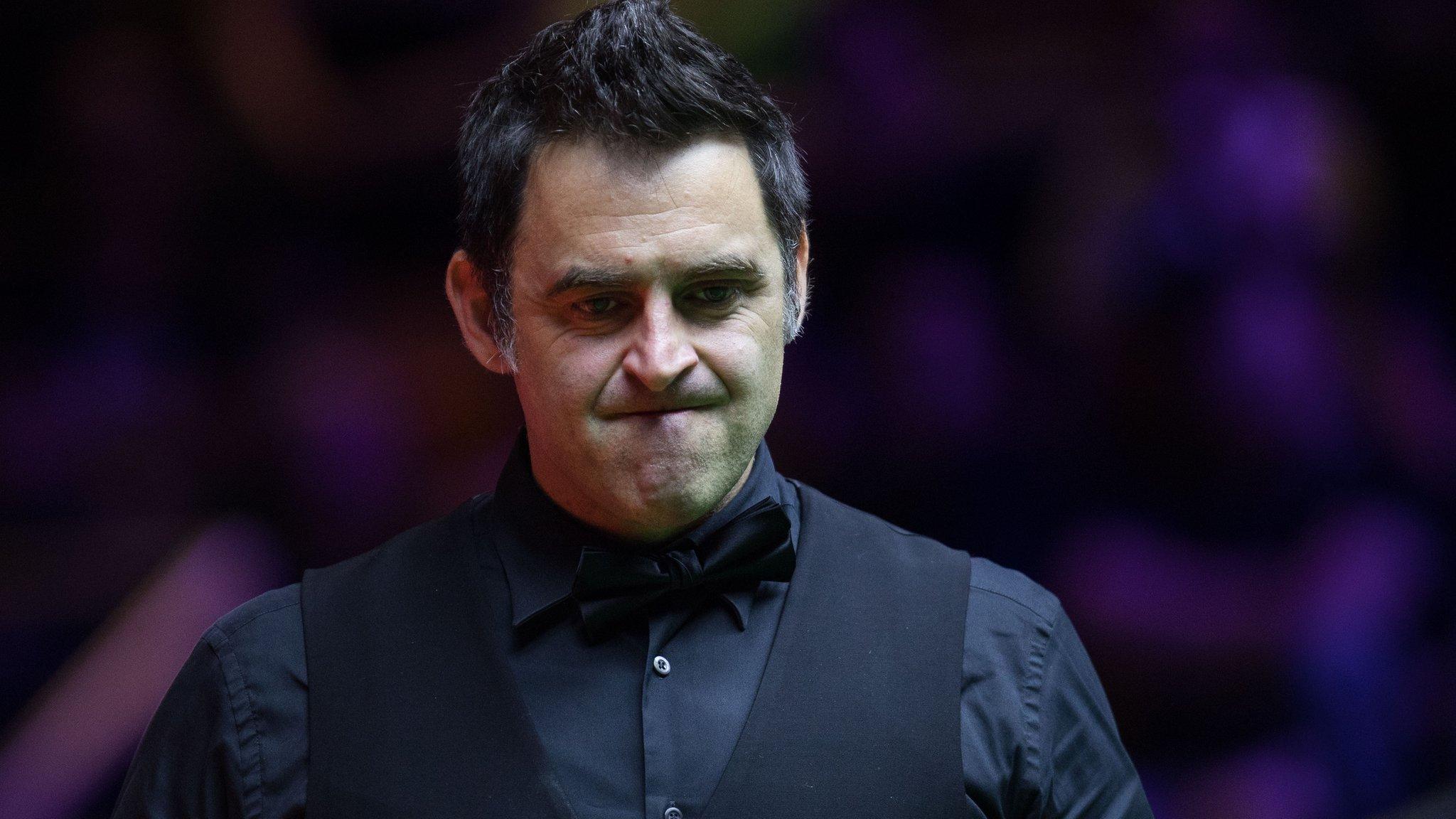 Ronnie O'Sullivan is through to the third round at the UK Championships