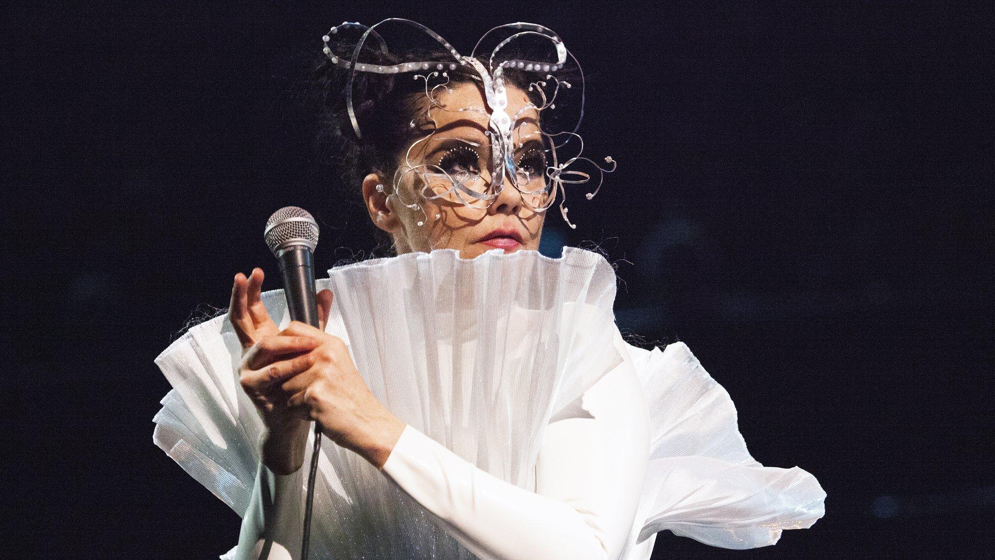 Björk performing