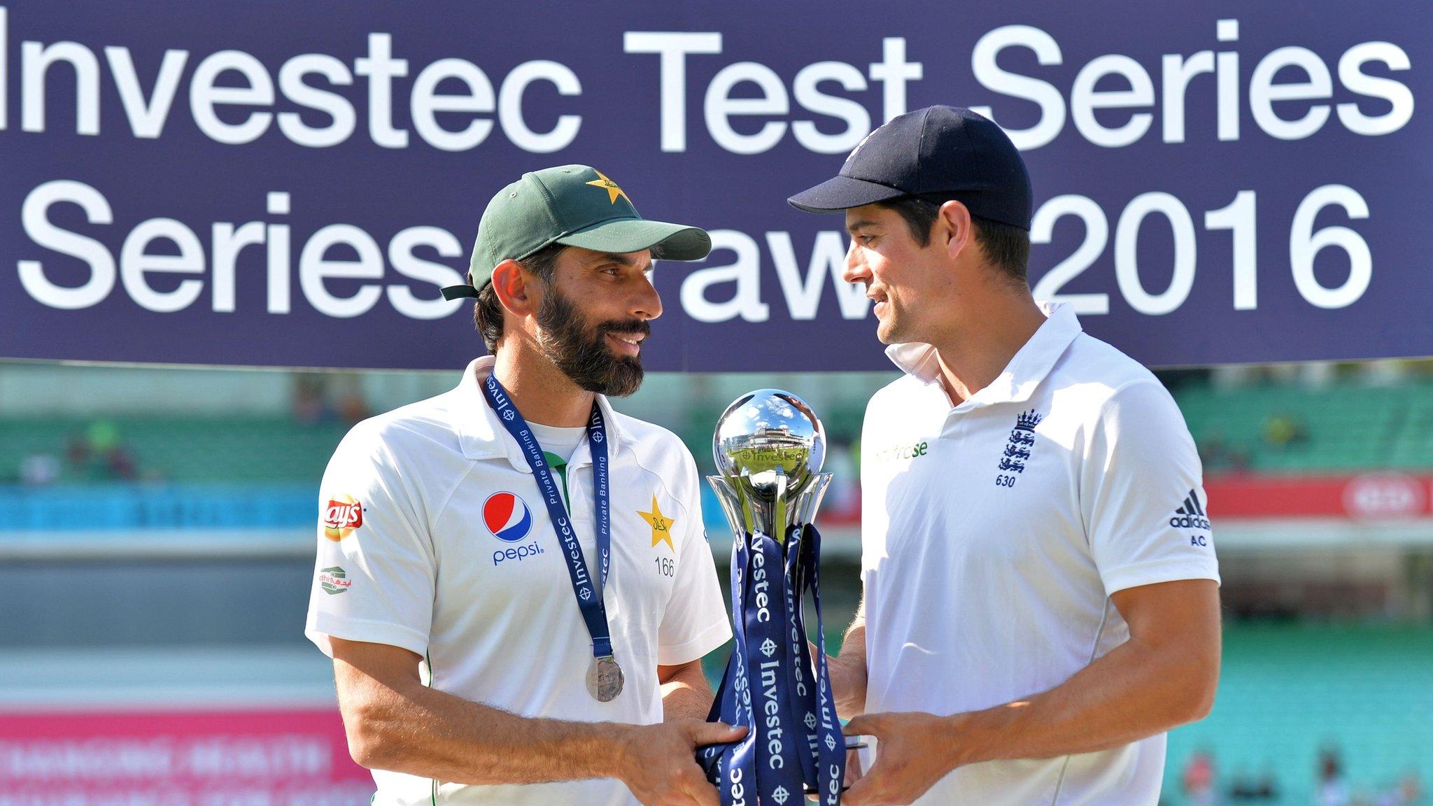 Captains Misbah-ul-Haq and Alastair Cook with the Test series trophy