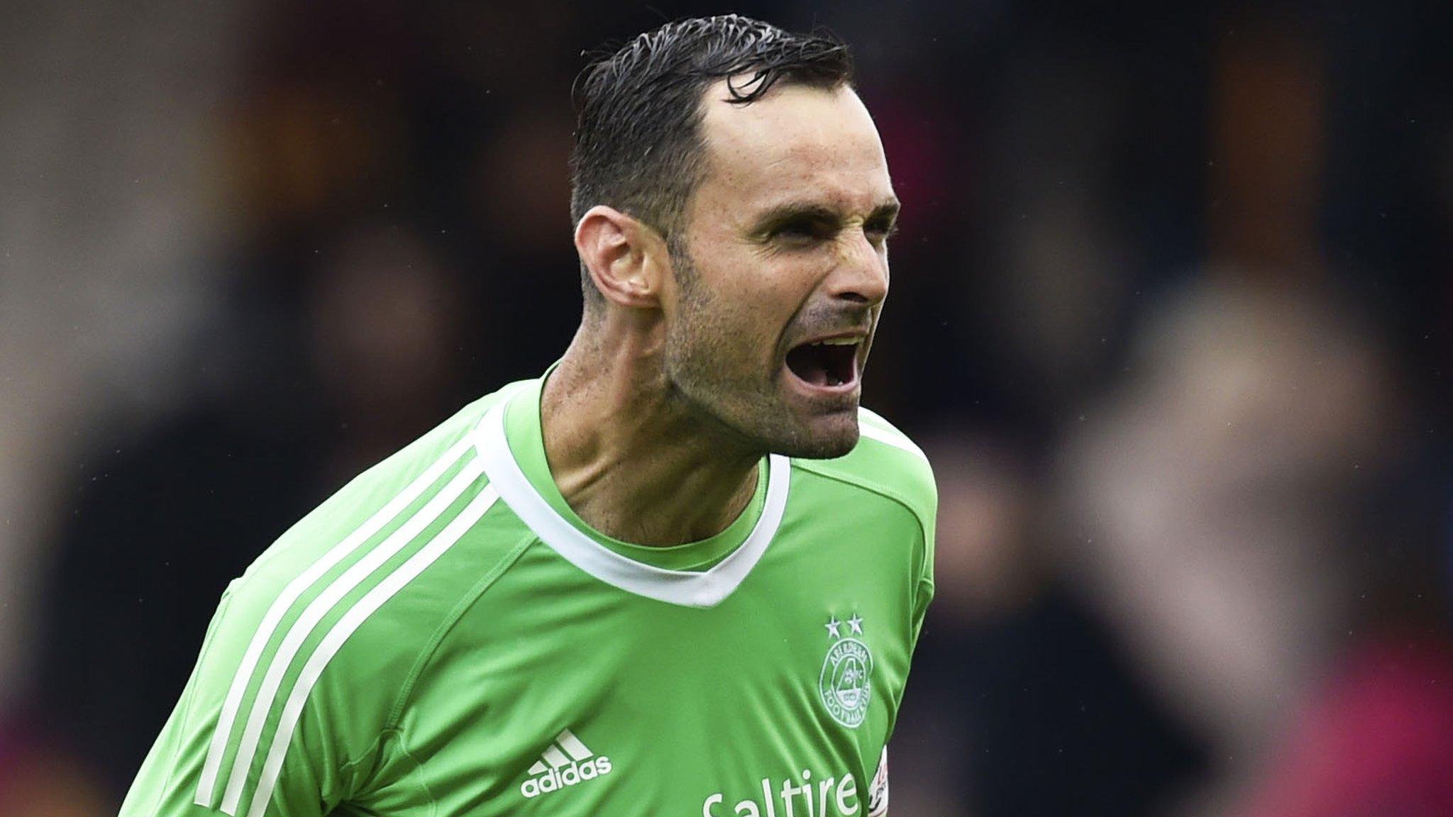 Aberdeen goalkeeper Joe Lewis