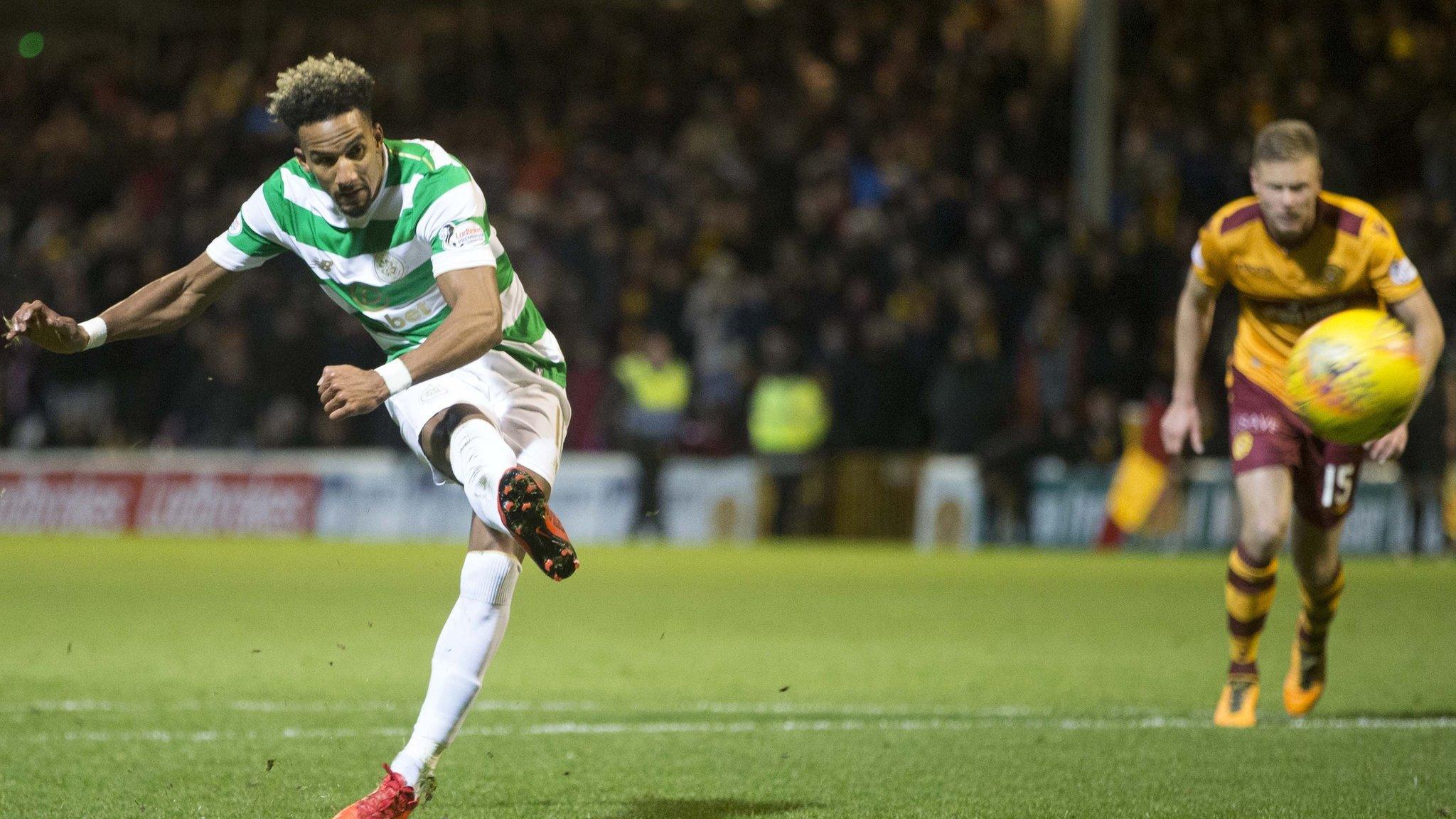 Celtic's Scott Sinclair celebrates his equaliser