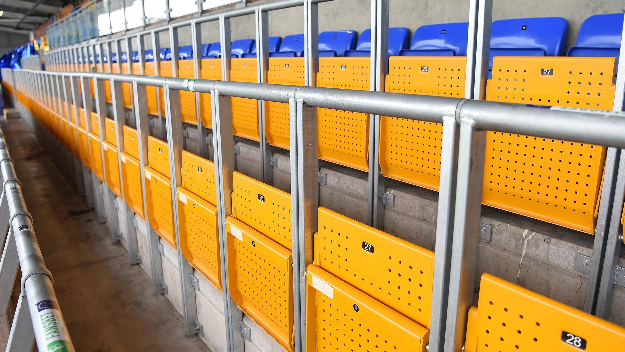 Safe-standing-rails