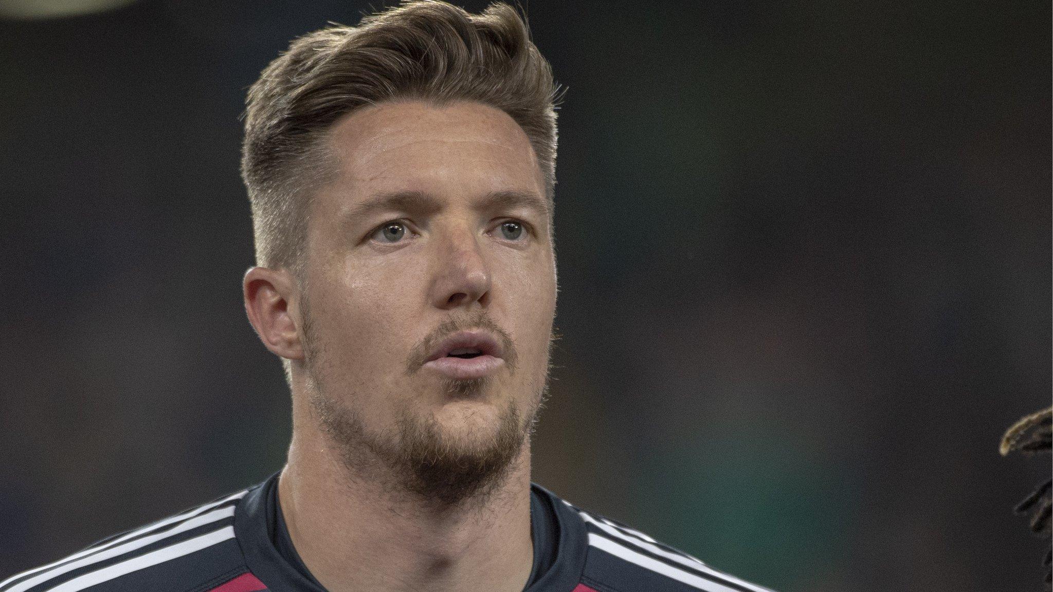 Wayne Hennessey