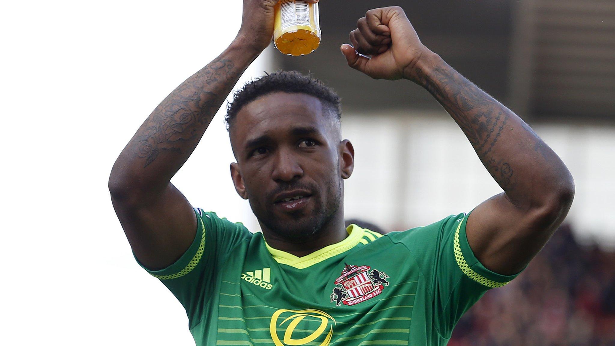 Jermain Defoe celebrates Sunderland's point