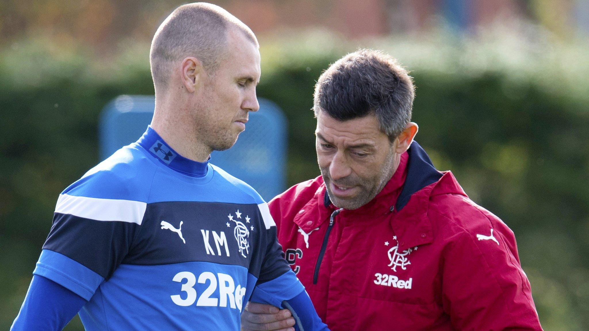 Kenny Miller in training with manager Pedro Caixinha