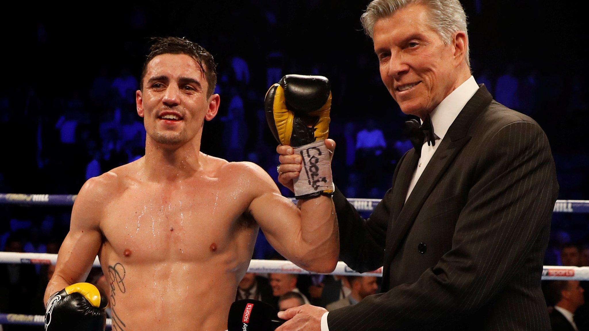 Anthony Crolla (left)