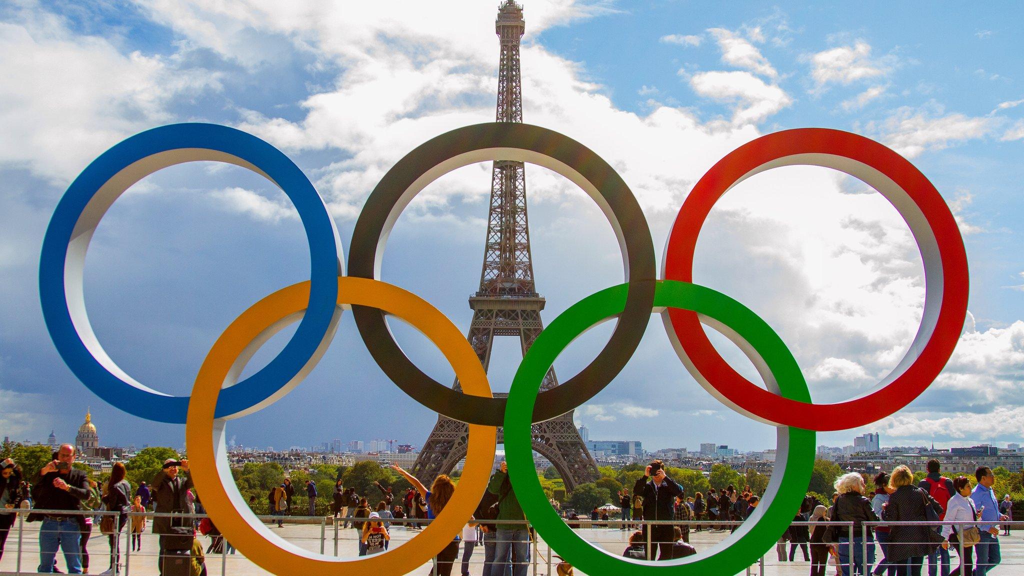 The Olympic Rings in front of the Eiffel Tower in Paris