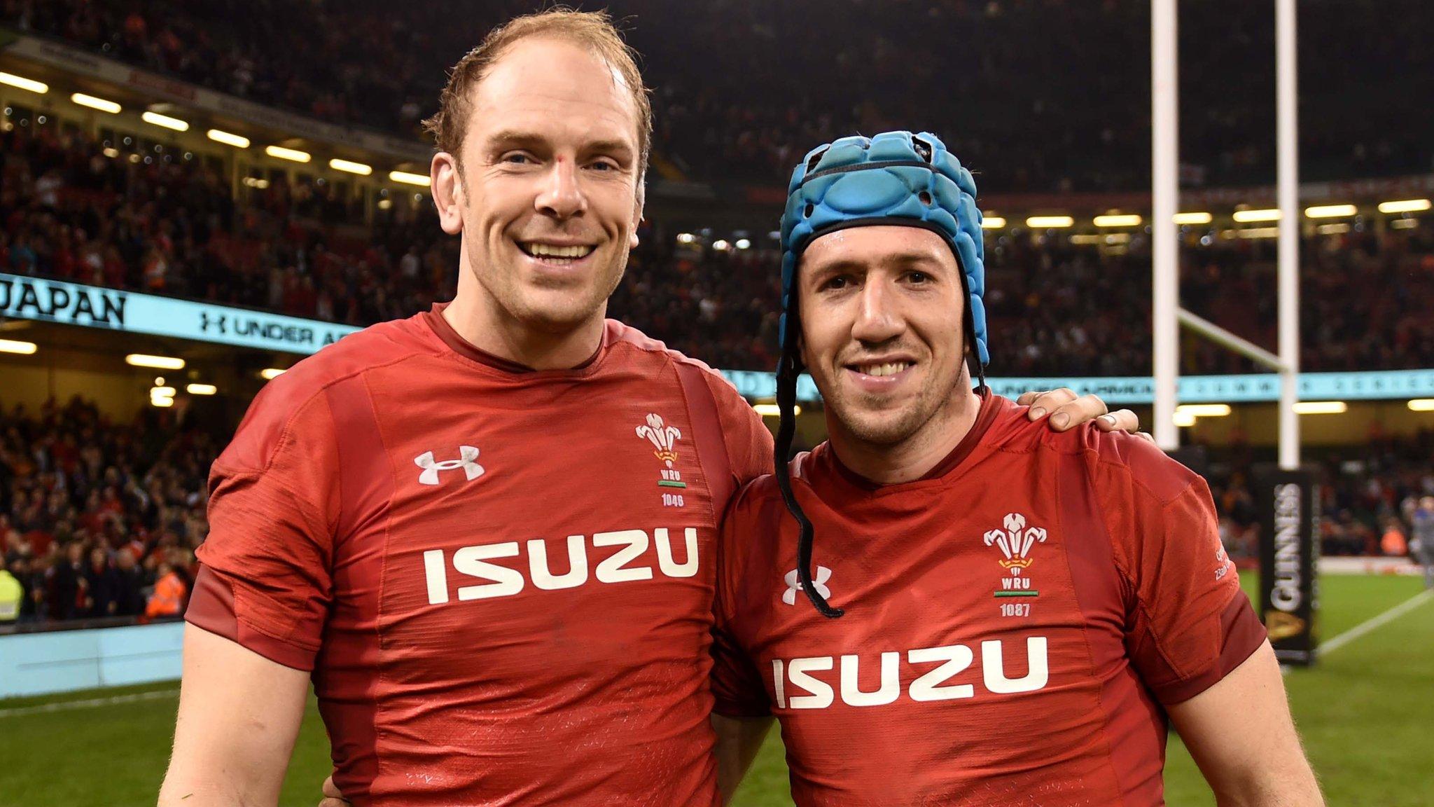 Alun Wyn Jones a Justin Tipuric