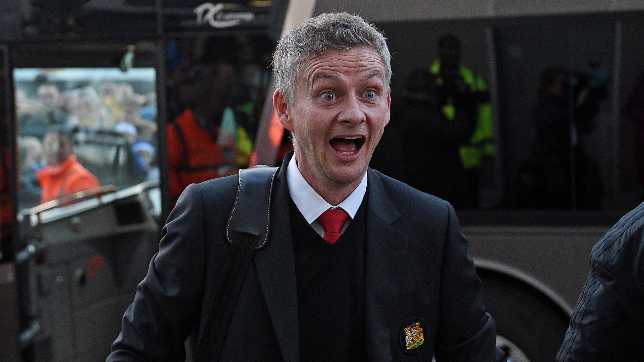 Ole Gunnar Solskjaer arrives at Cardiff