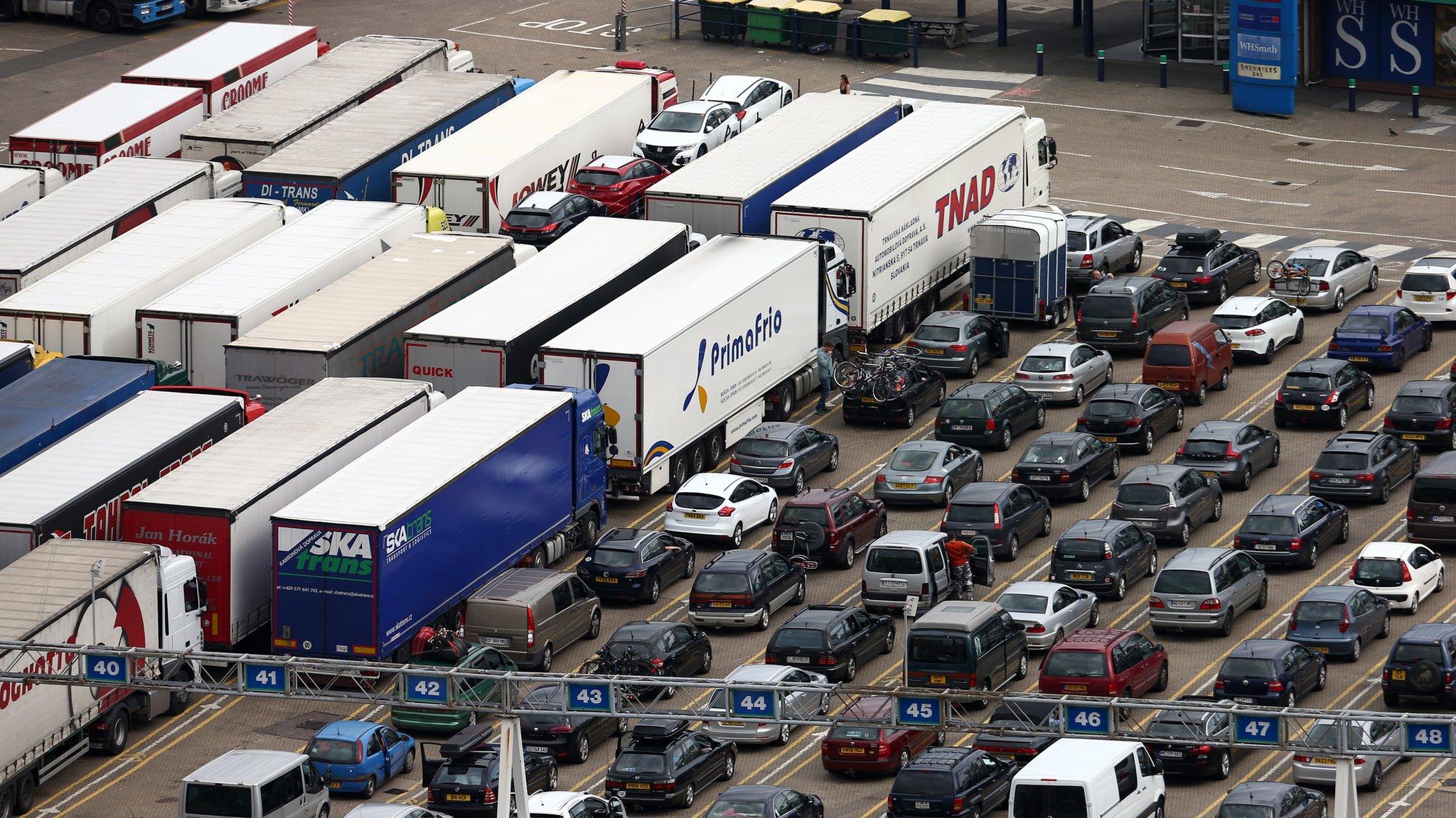 Cars and lorries queuing at Dover