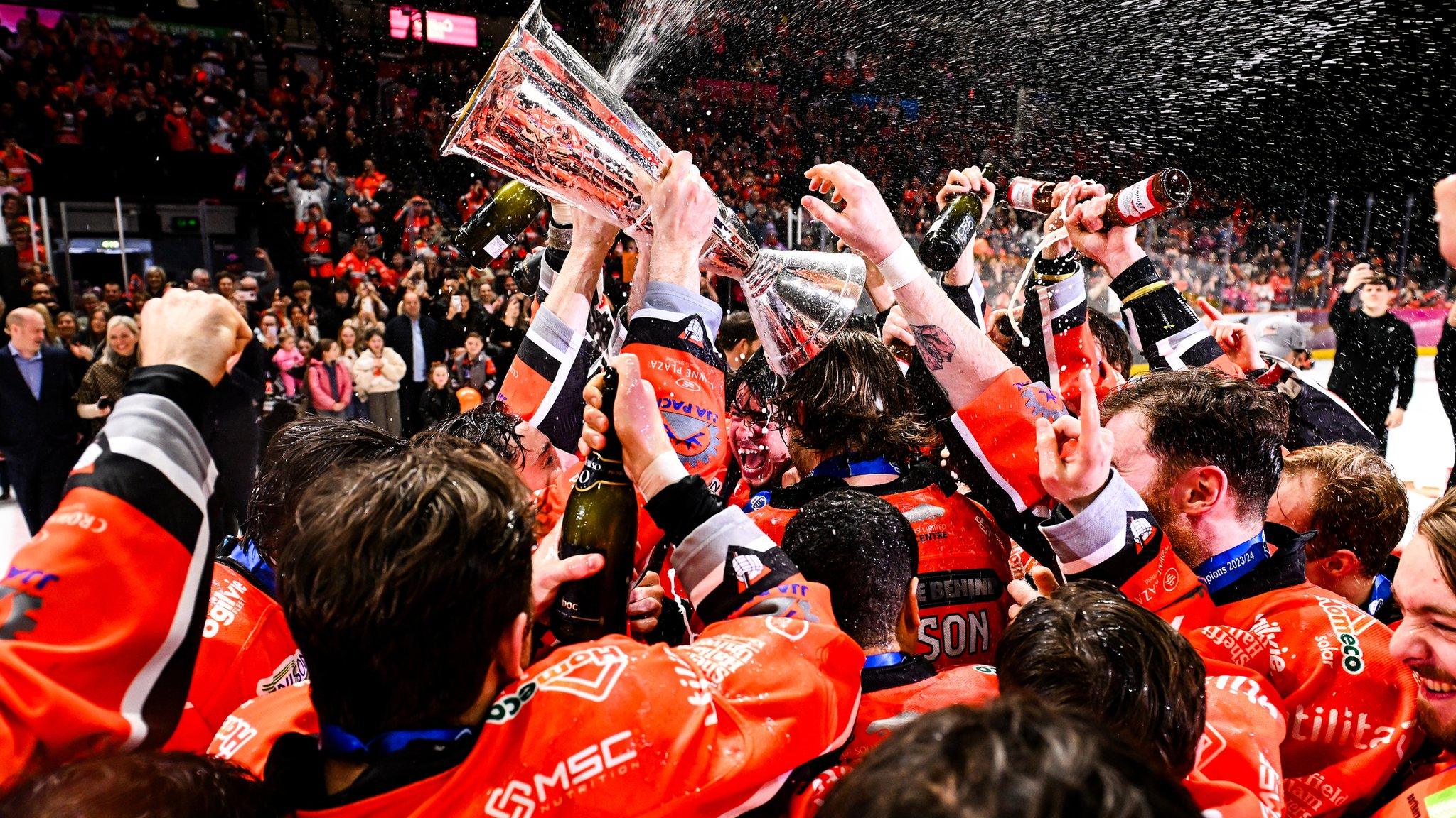 Sheffield Steelers celebrate their Elite League title