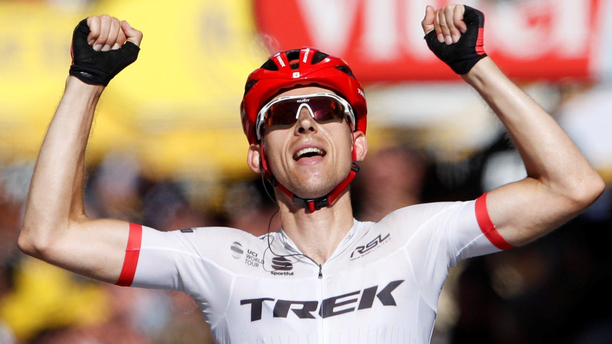 Bauke Mollema celebrates