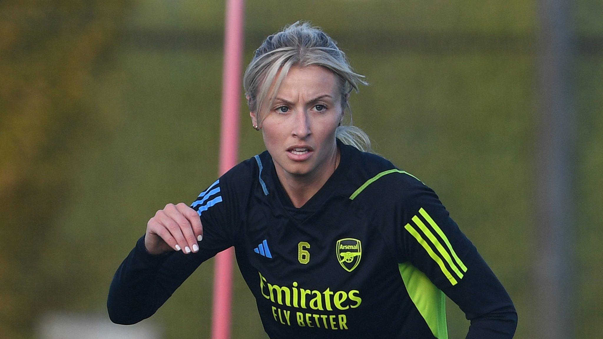 Leah Williamson training for Arsenal