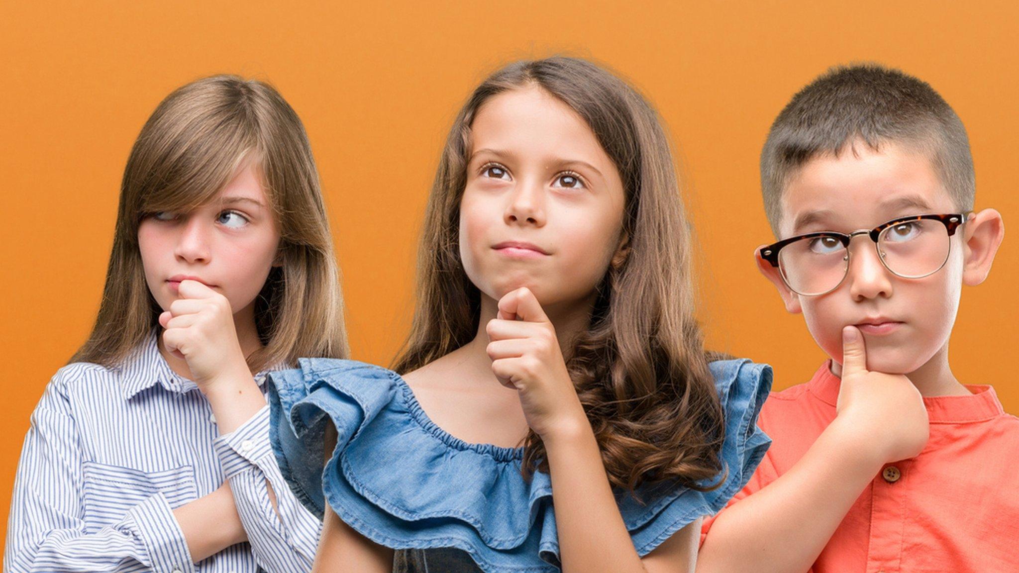 two-girls-and-one-boy-looking-confused.