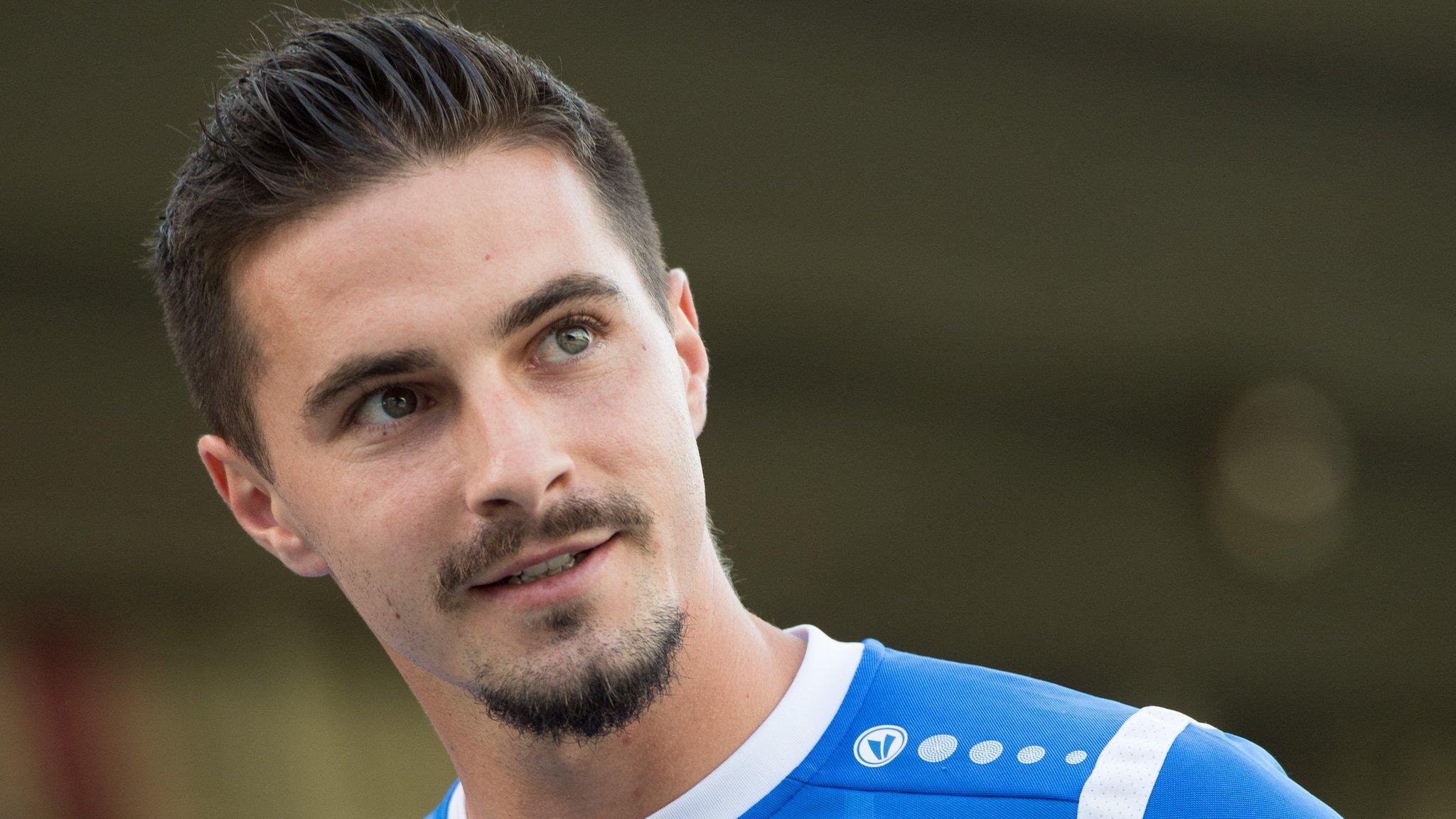 Jamie Maclaren in action for SV Darmstadt