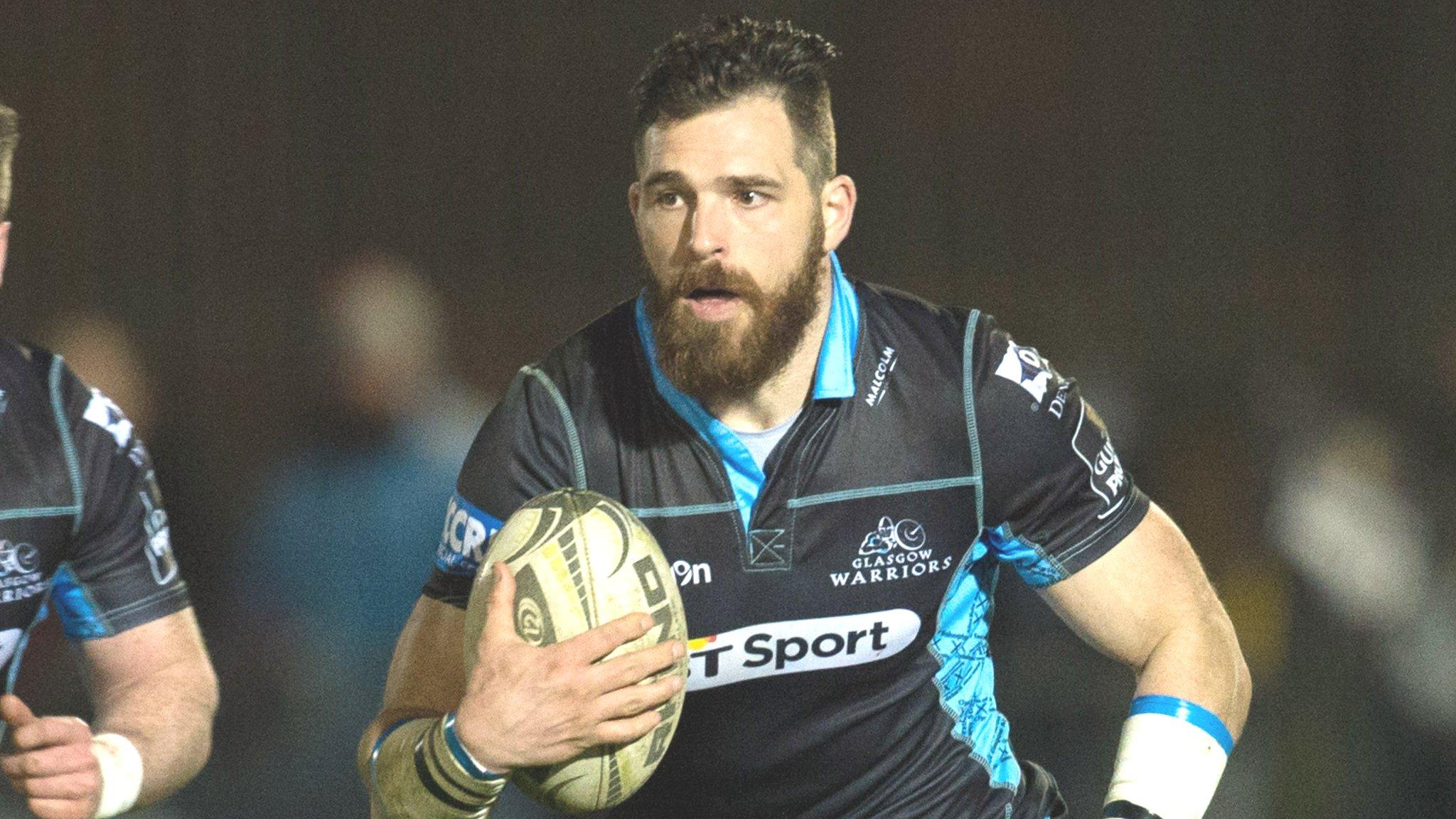 Sean Lamont carries the ball for Glasgow