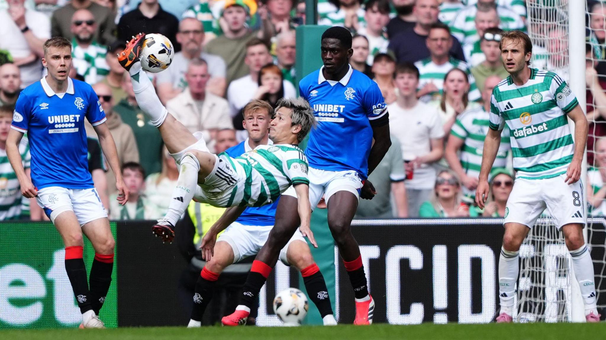 Daizen Maeda overhead kick