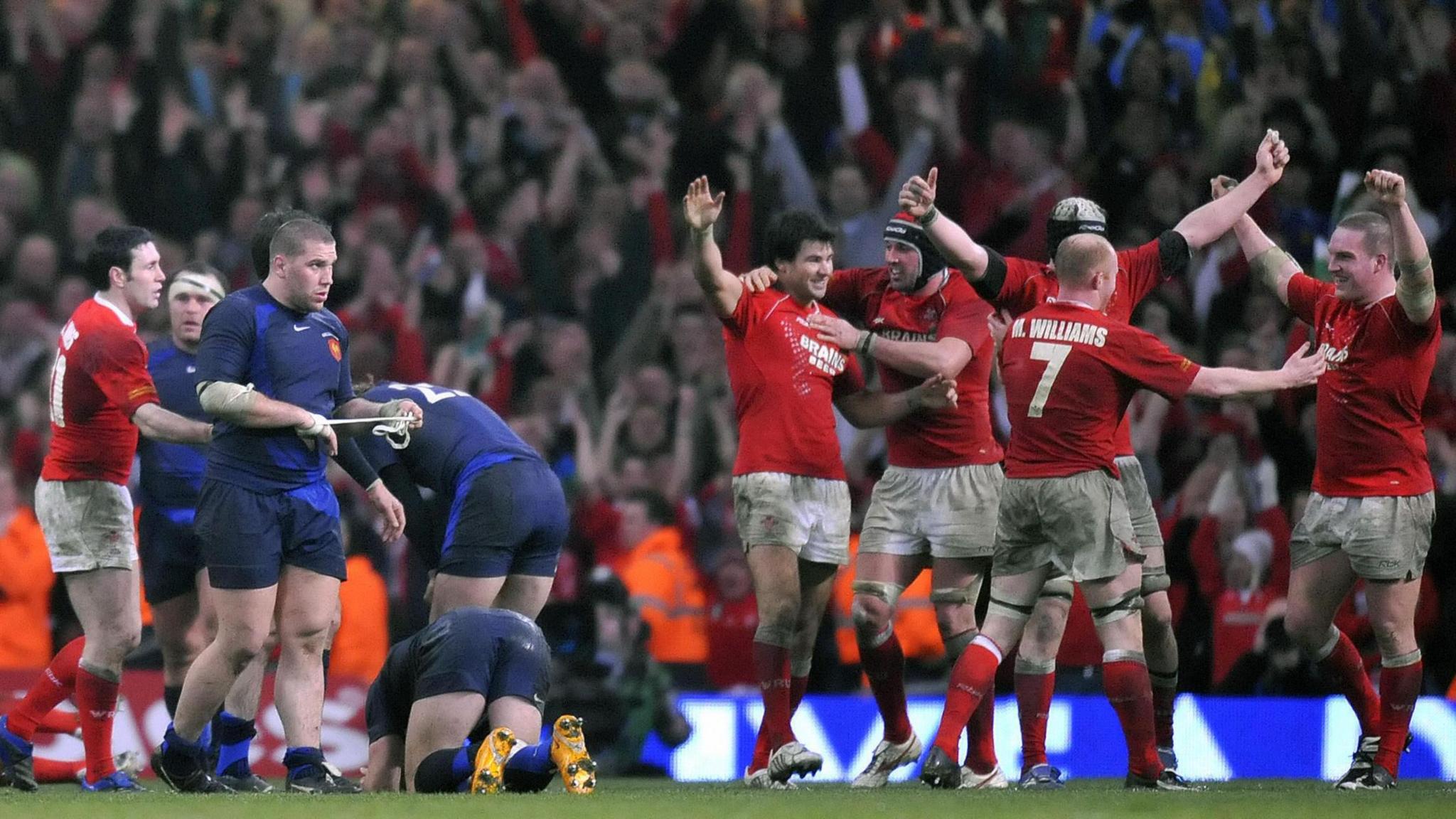 Wales celebrate defeating France