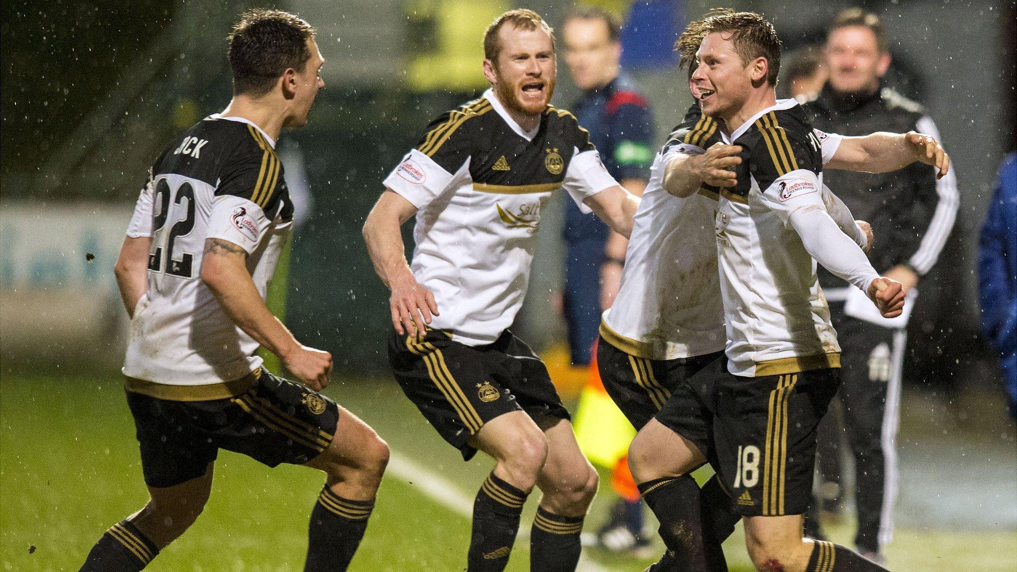 Aberdeen players celebrating