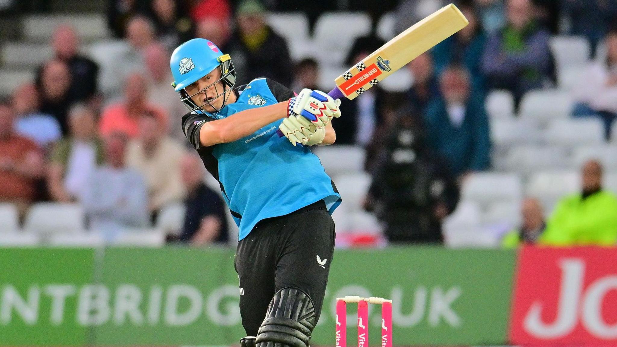 Ethan Brookes batting for Worcestershire
