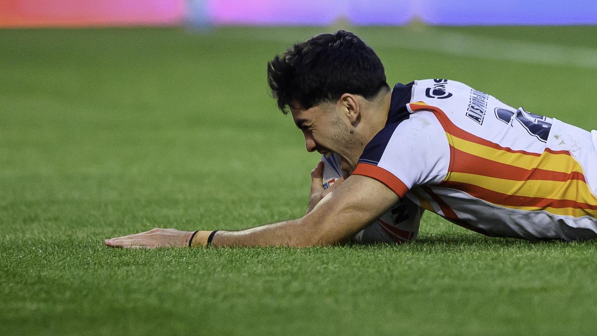 Guillermo Aispuro-Bichet scores a try for Catalans Dragons