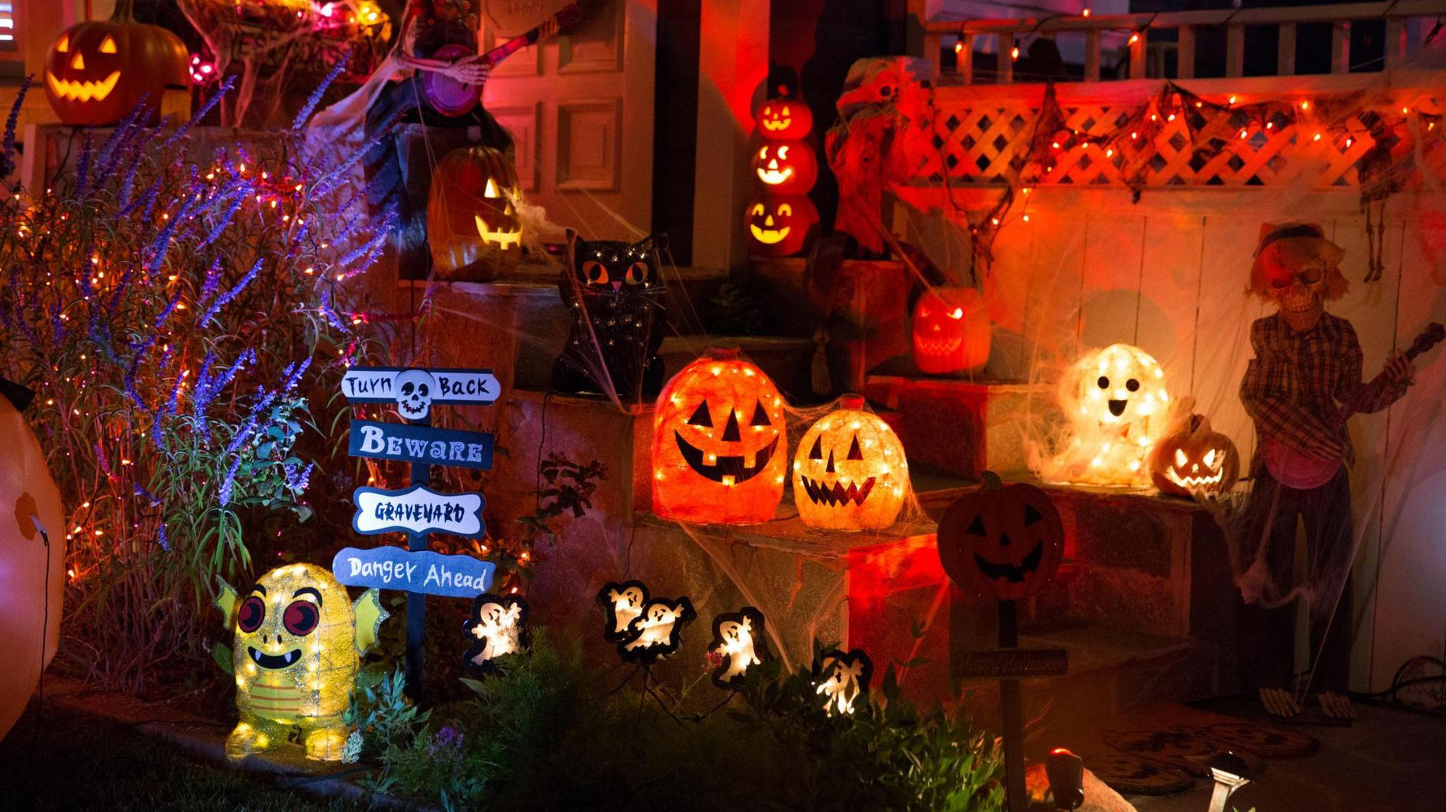 A very spookily decorated halloween house