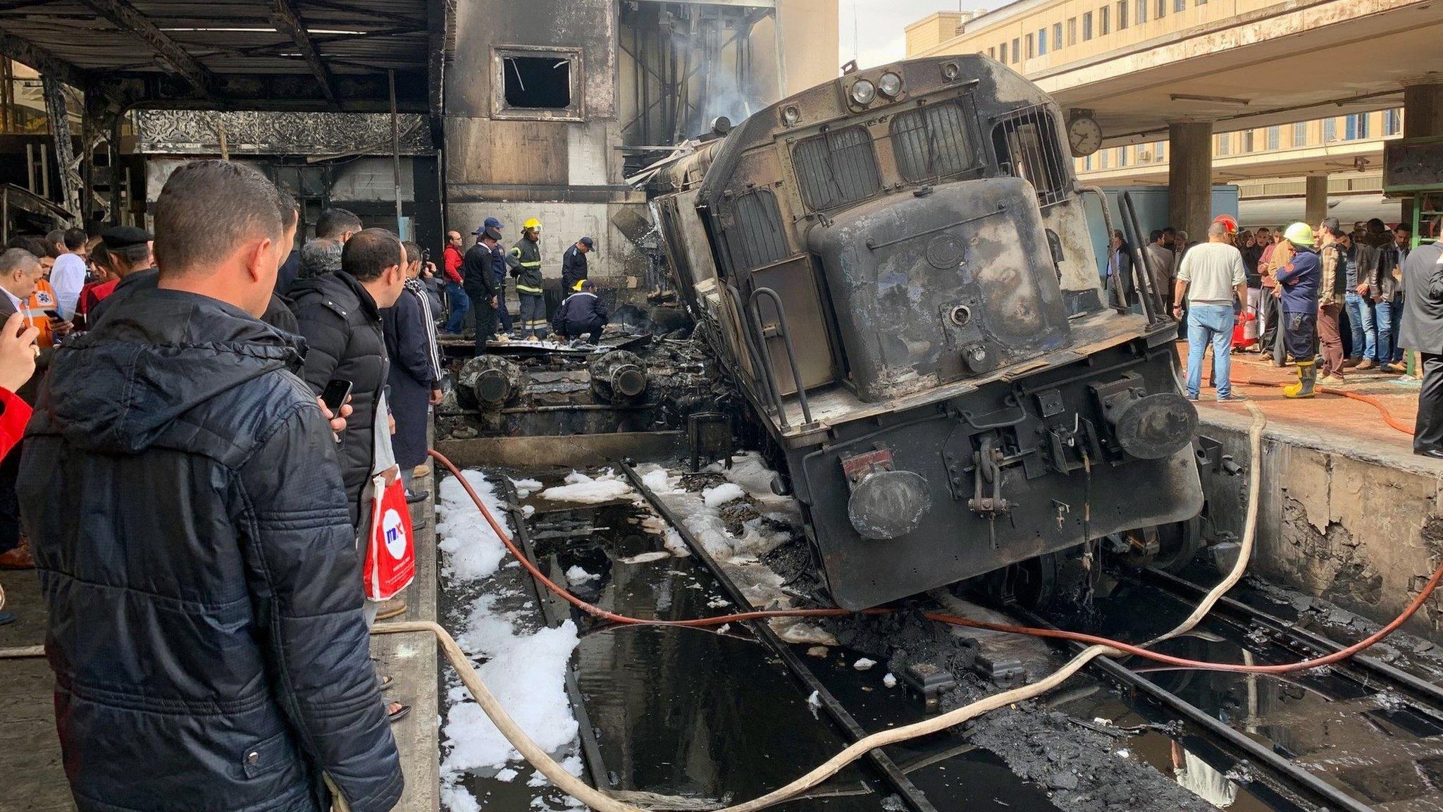 Firefighters put out a blaze at Ramses Station in Cairo, Egypt (27 February 2019)