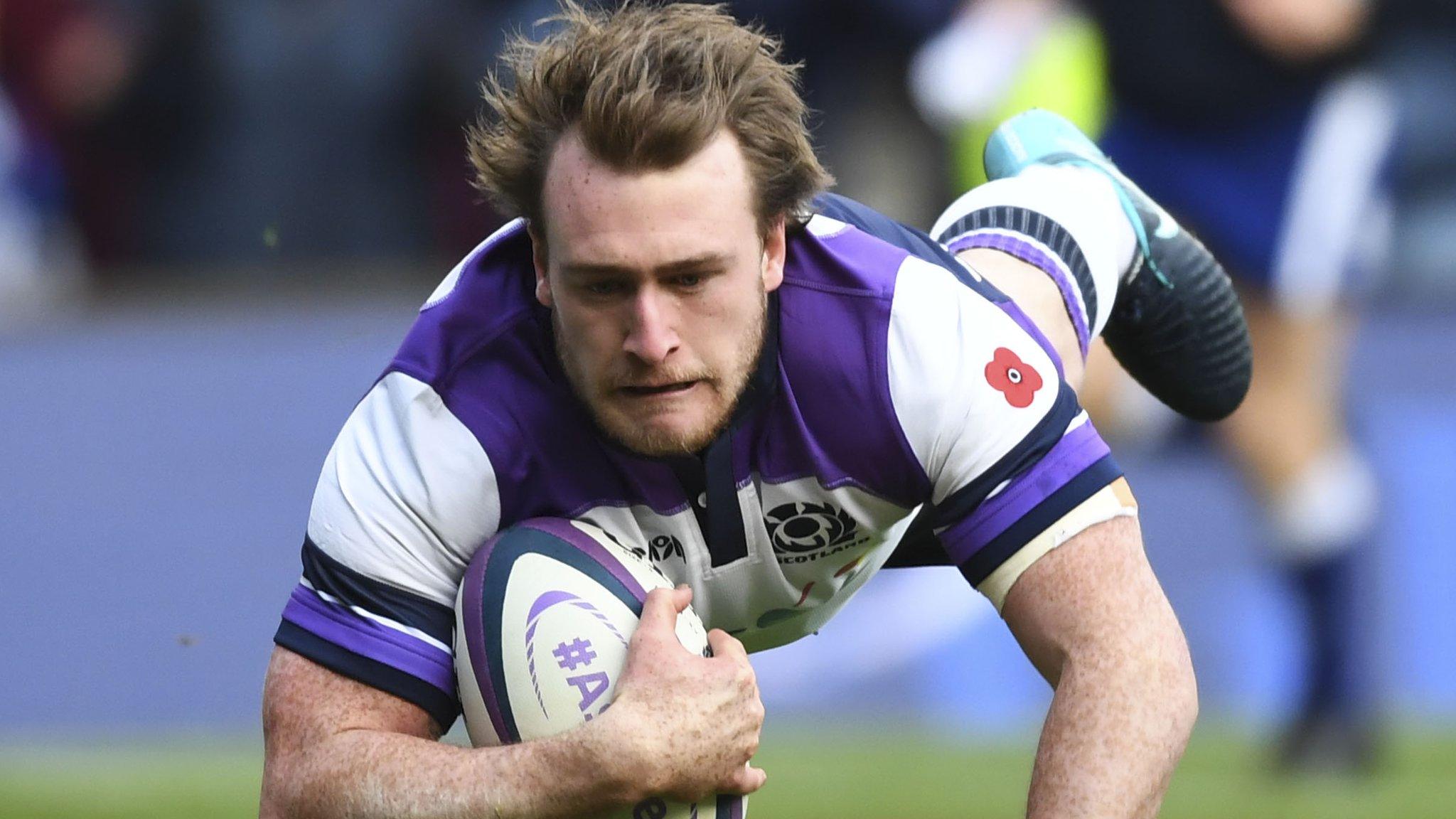 Stuart Hogg scores for Scotland against Samoa