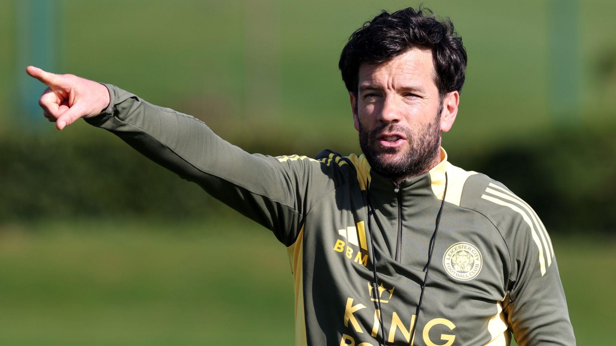 Brian Barry-Murphy points on the training field at Leicester