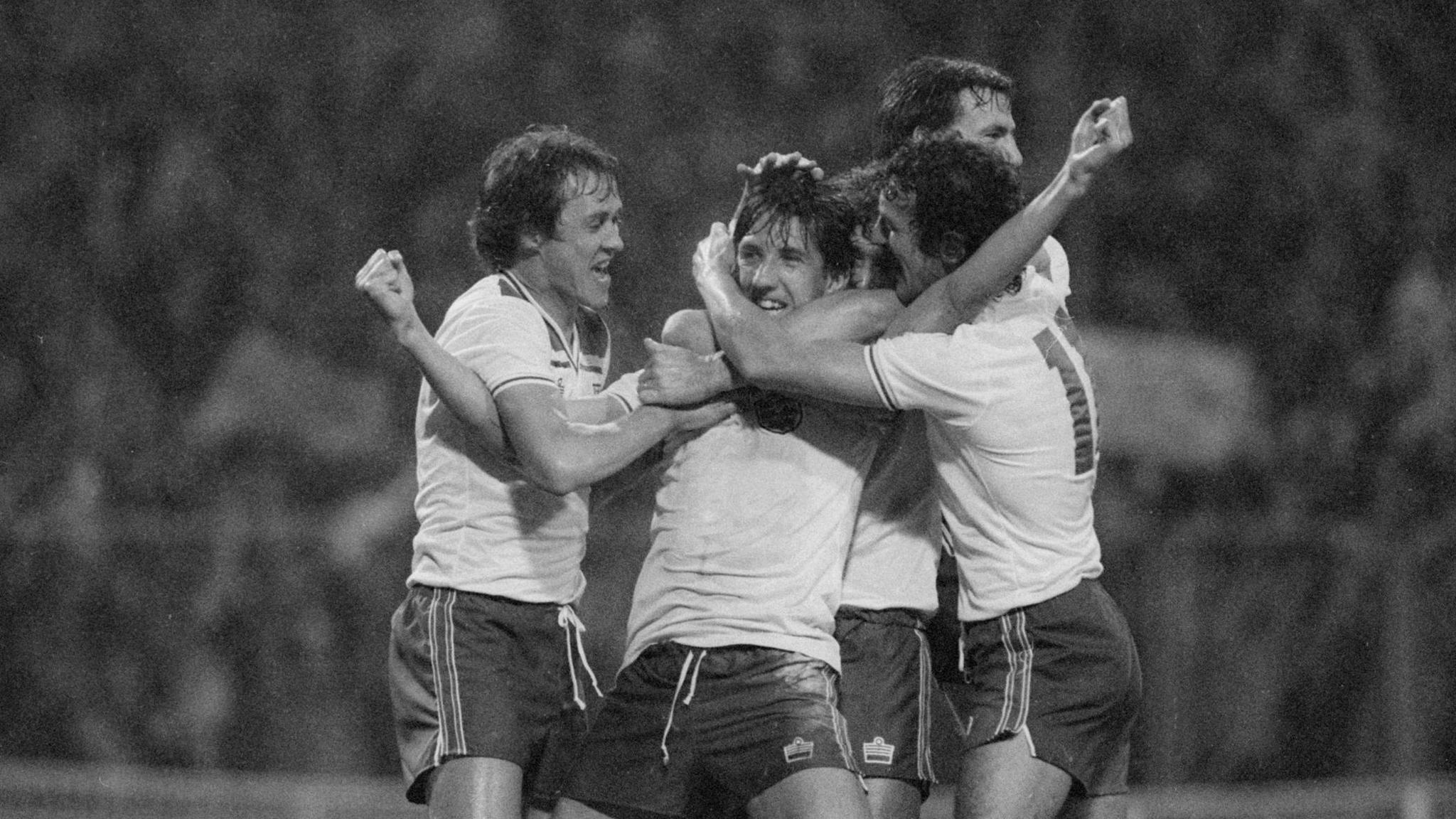 World Cup Qualifying match at Wembley Stadium. England defeated Hungary by 1 goal to 0 to qualify for the 1982 tournament in Spain. Paul Mariner congratulated by teammates after scoring the vital goal. 