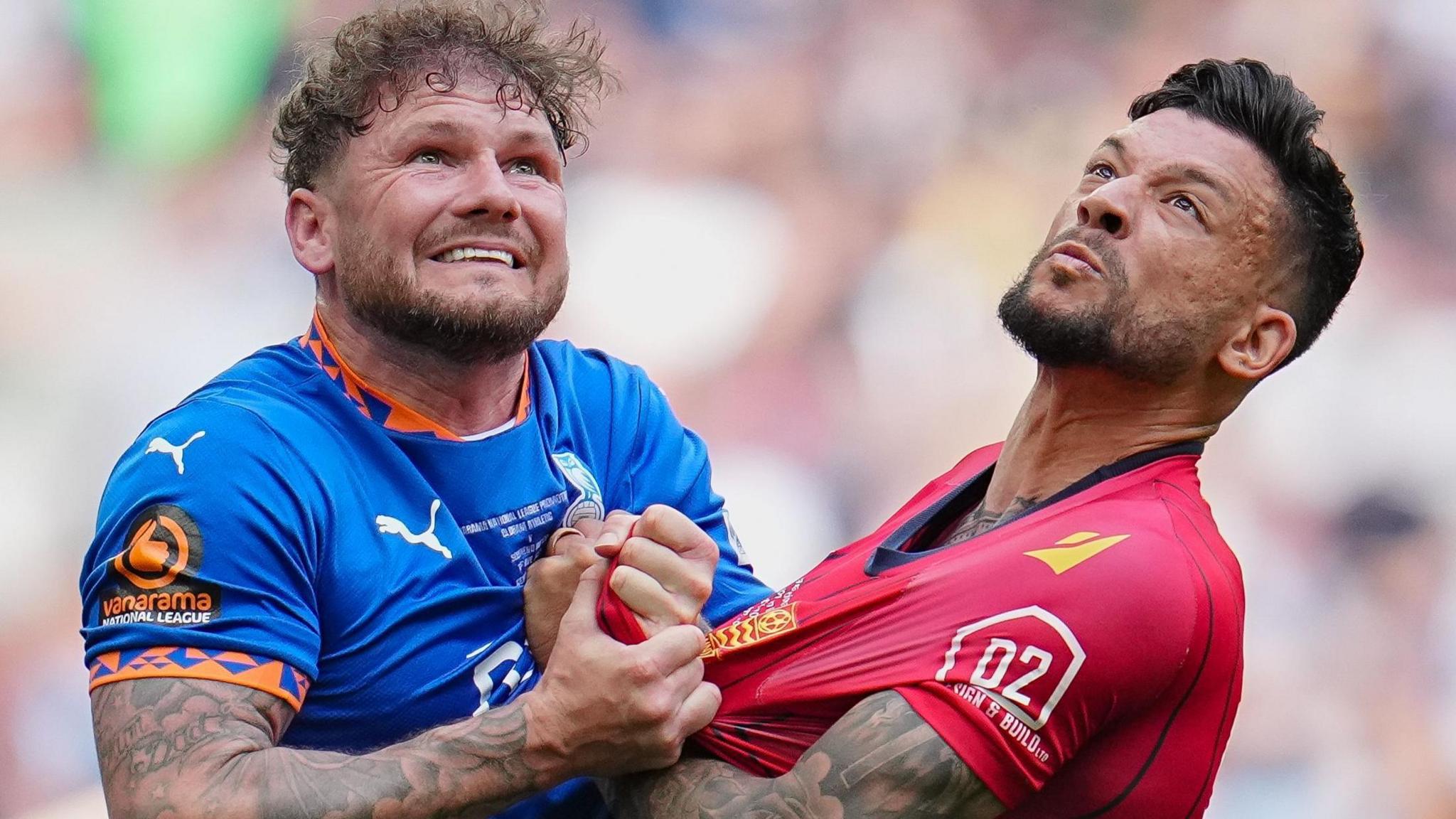 Macauley Bonne playing for Southend