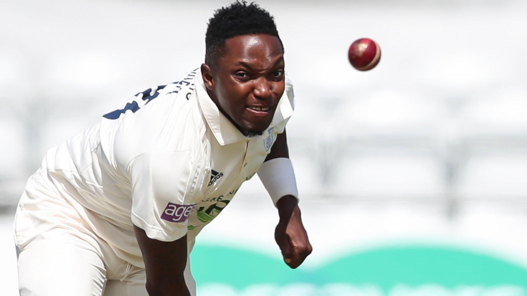 Fidel Edwards in action for Hampshire
