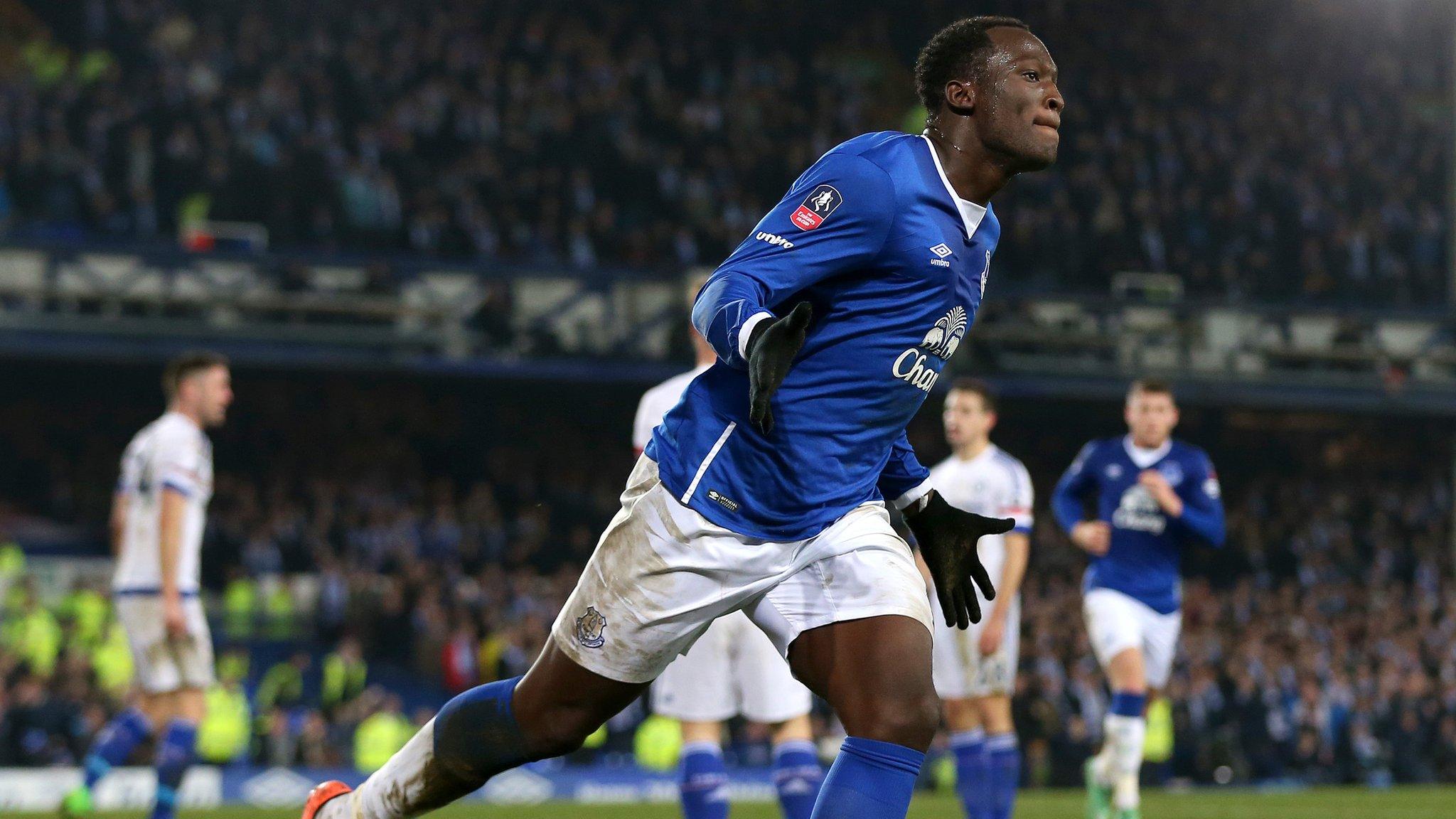 Romelu Lukaku celebrates