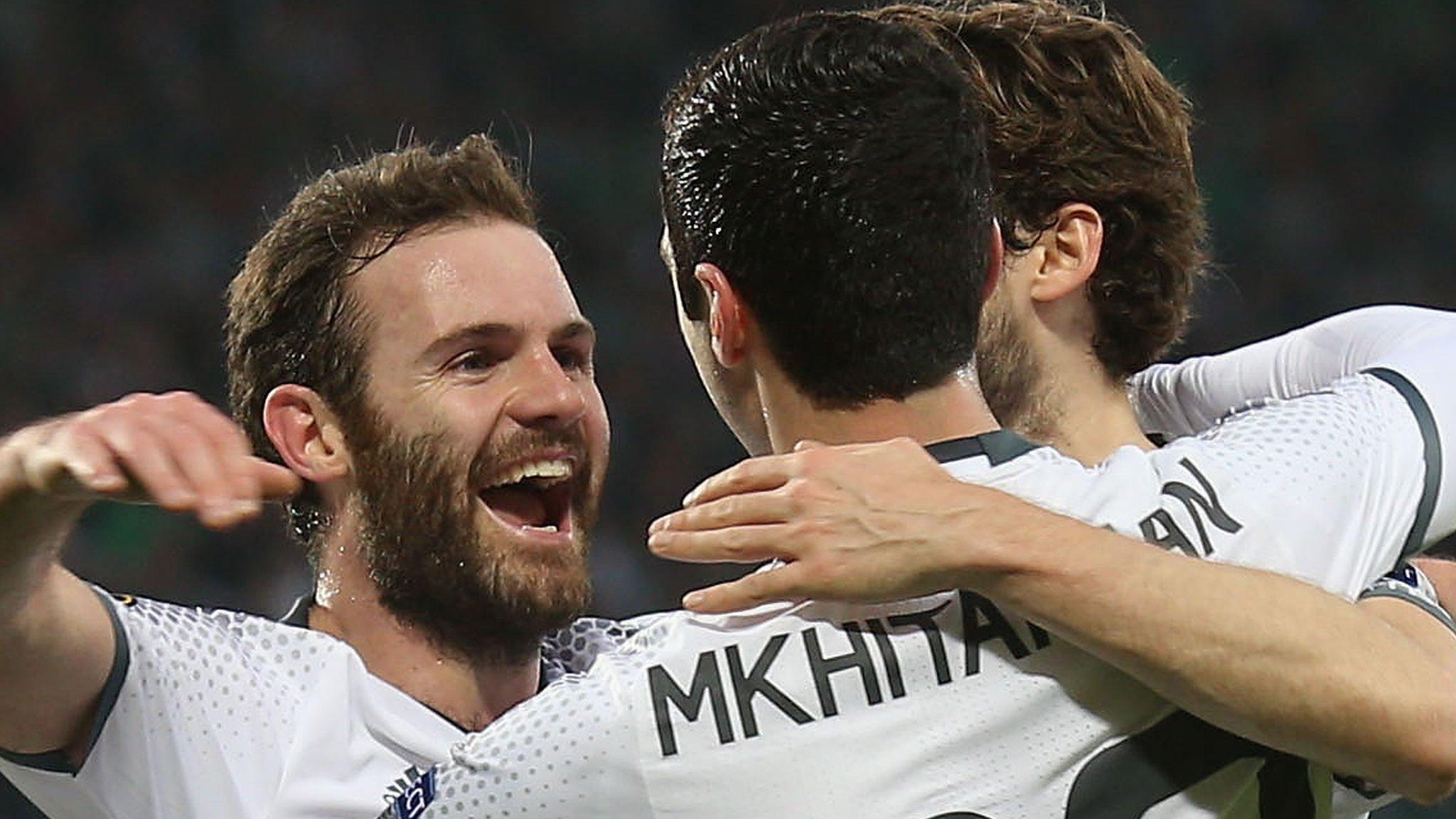 Manchester United players celebrate