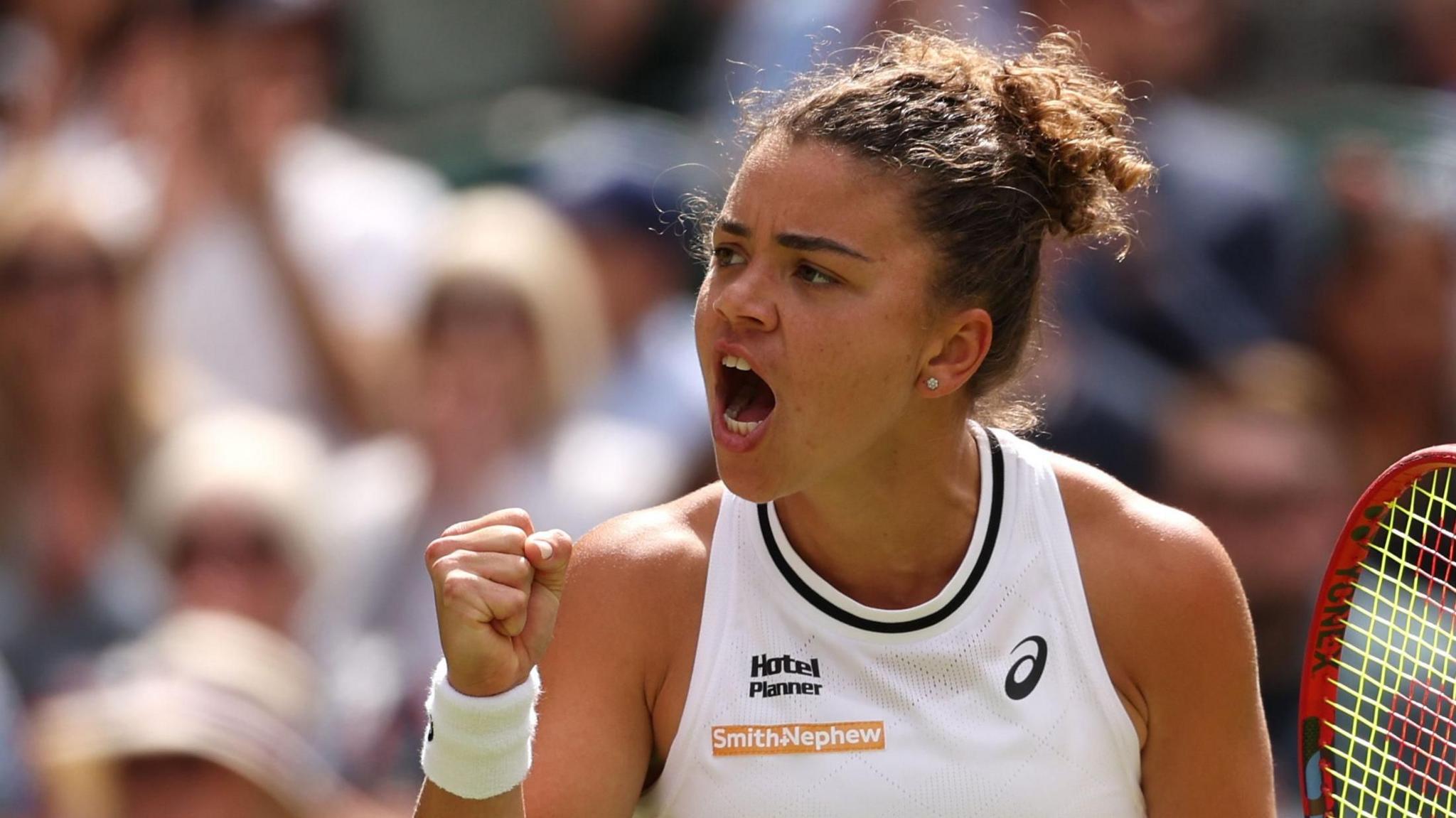 Jasmine Paolini celebrates at Wimbledon