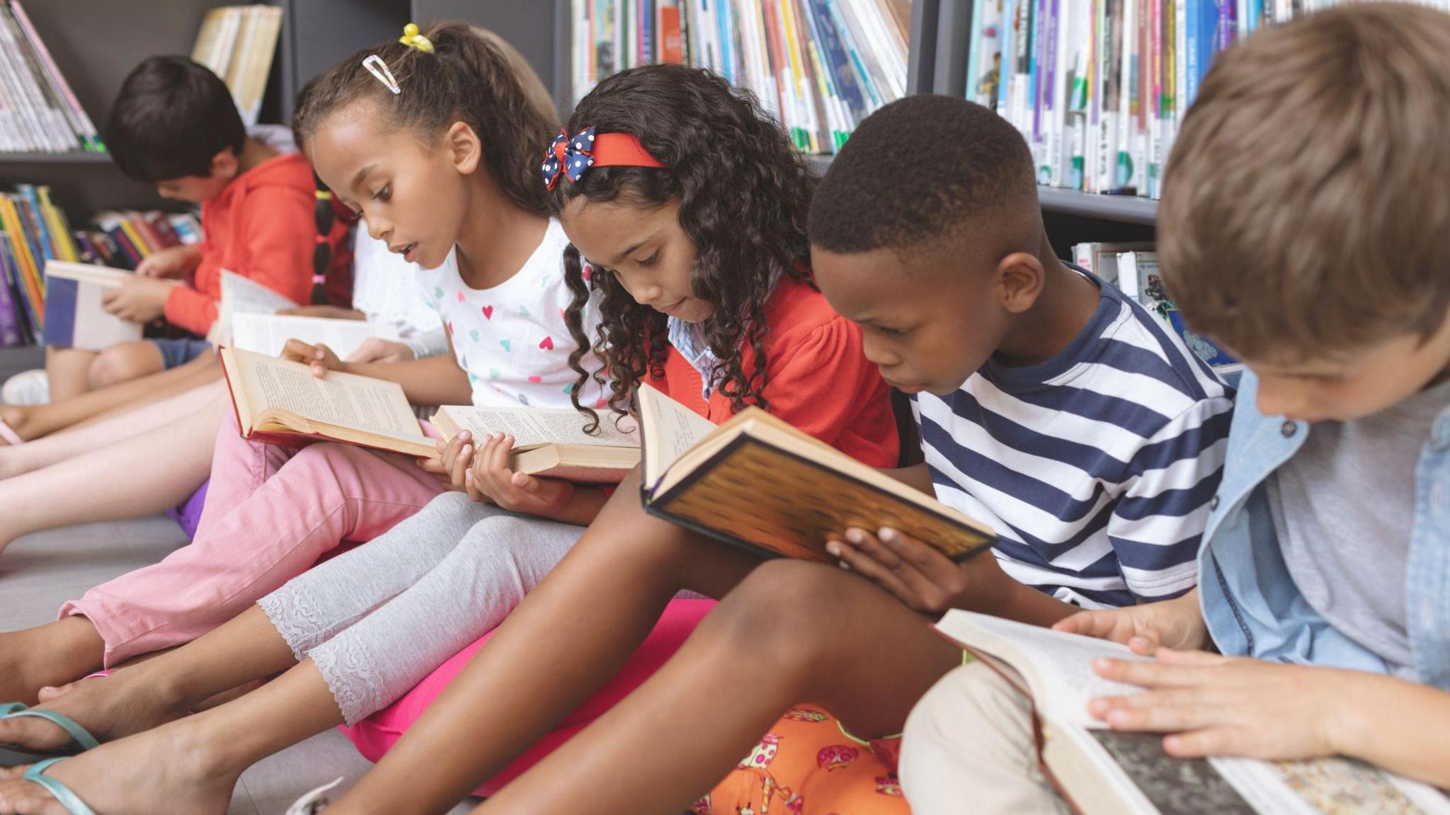 children reading. 