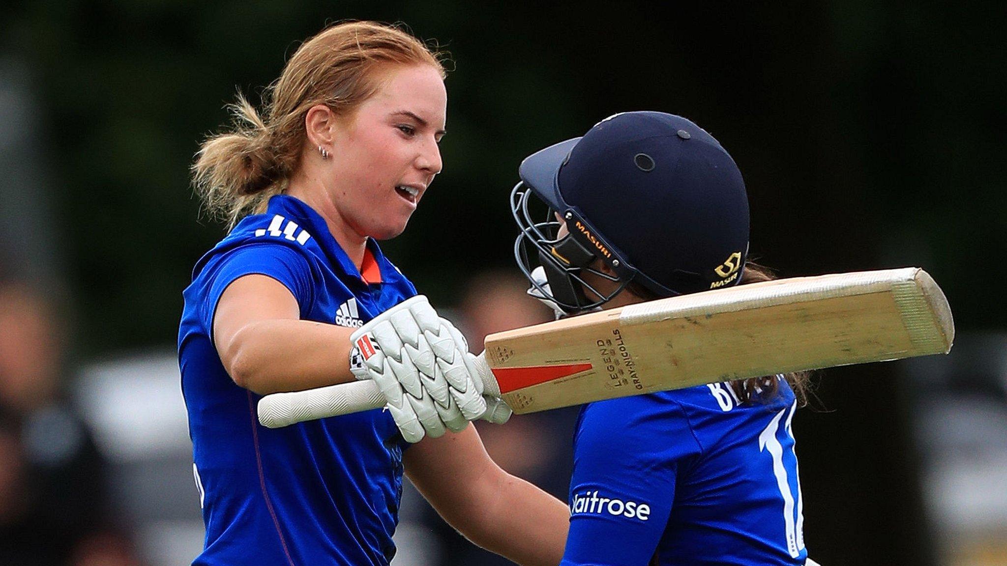 Lauren Winfield and Tammy Beaumont