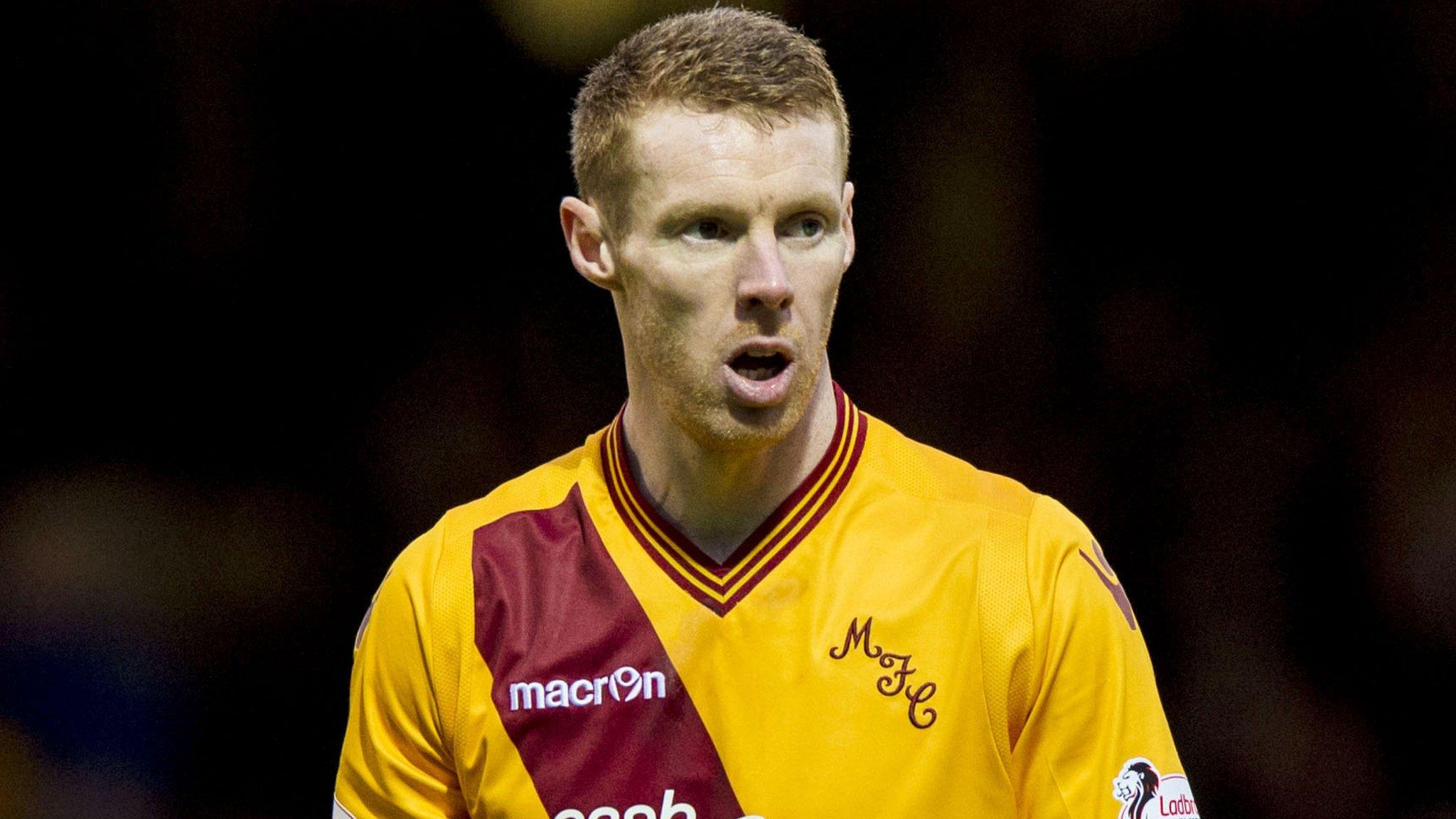 Stephen Pearson in action for Motherwell