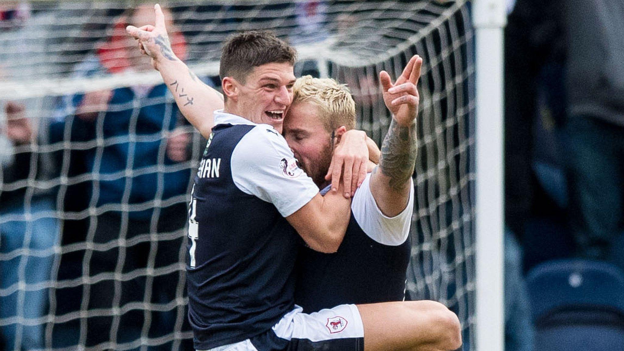 Raith scorer Ryan Stevenson (right)celebrates his goal with team-mate Ross Callachan