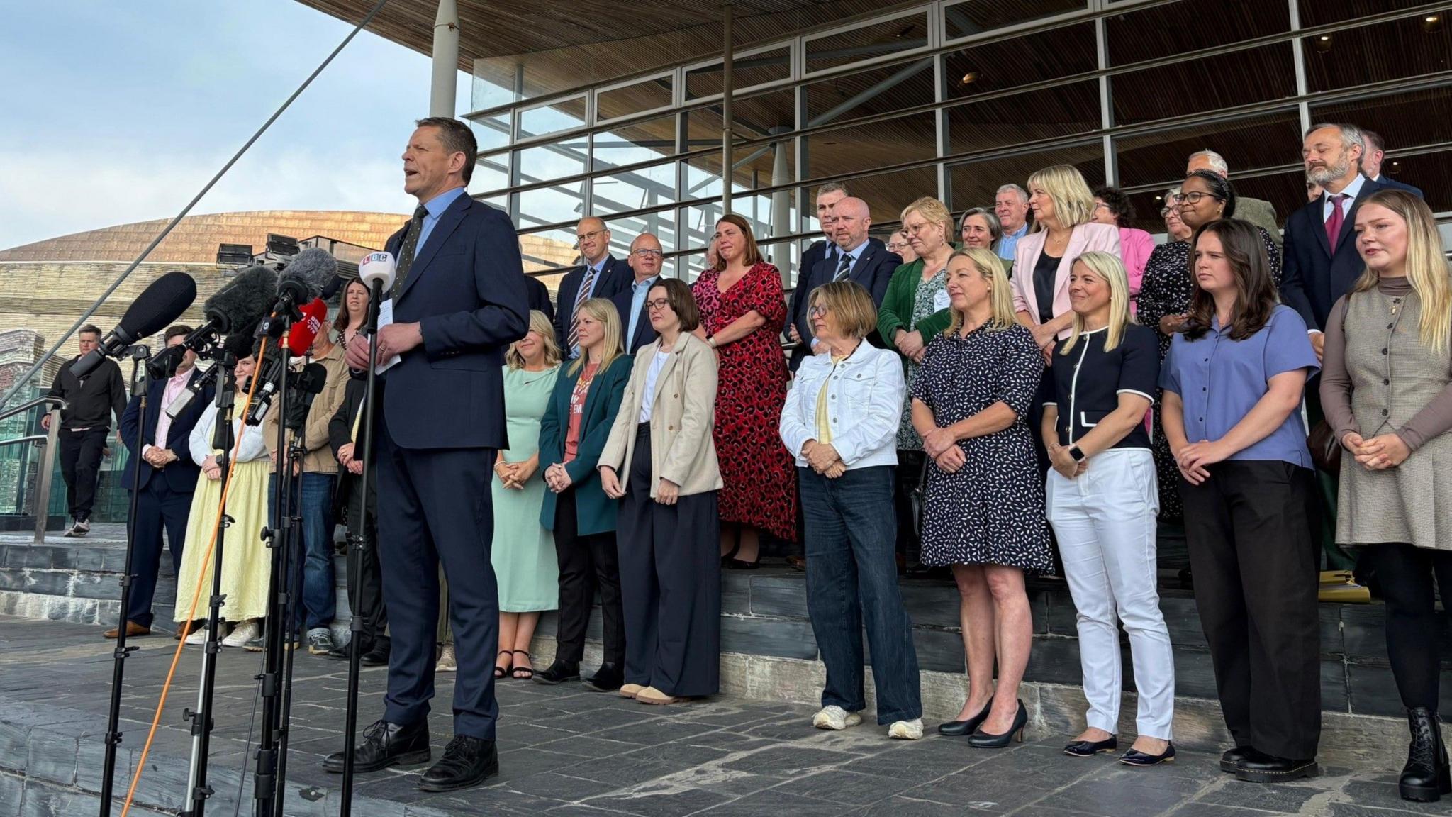 Rhun ap Iorwerth a'r ASau o Blaid Cymru