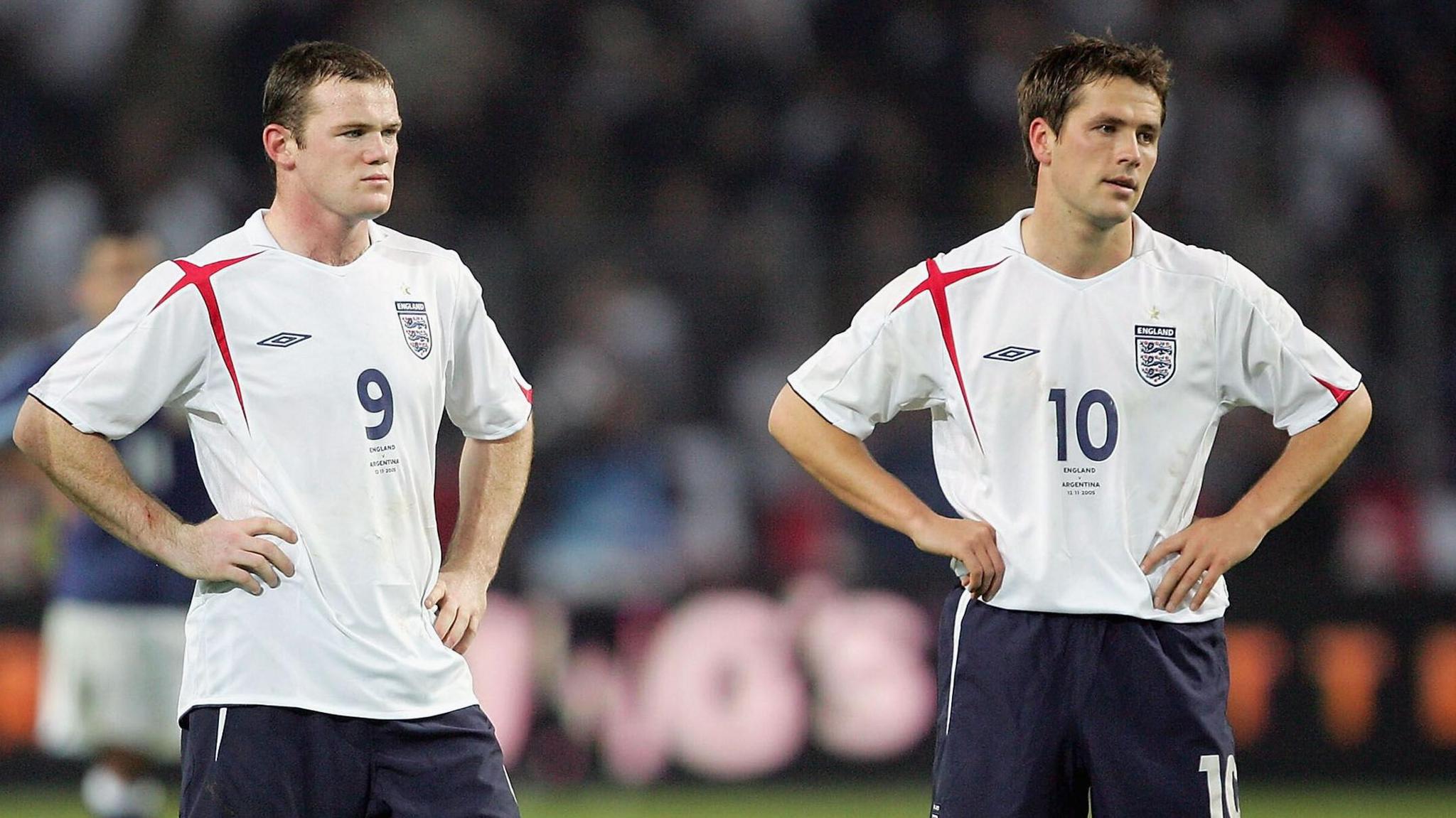 Wayne Rooney and Michael Owen playing together for England