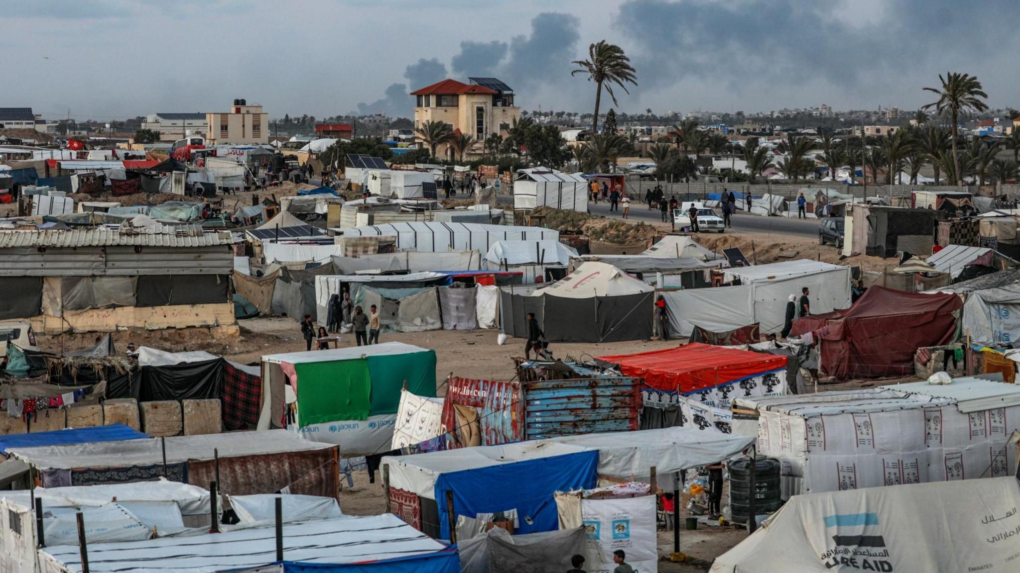 A new tented encampment west of Khan Younis, in the southern Gaza Strip (16 May 2024)